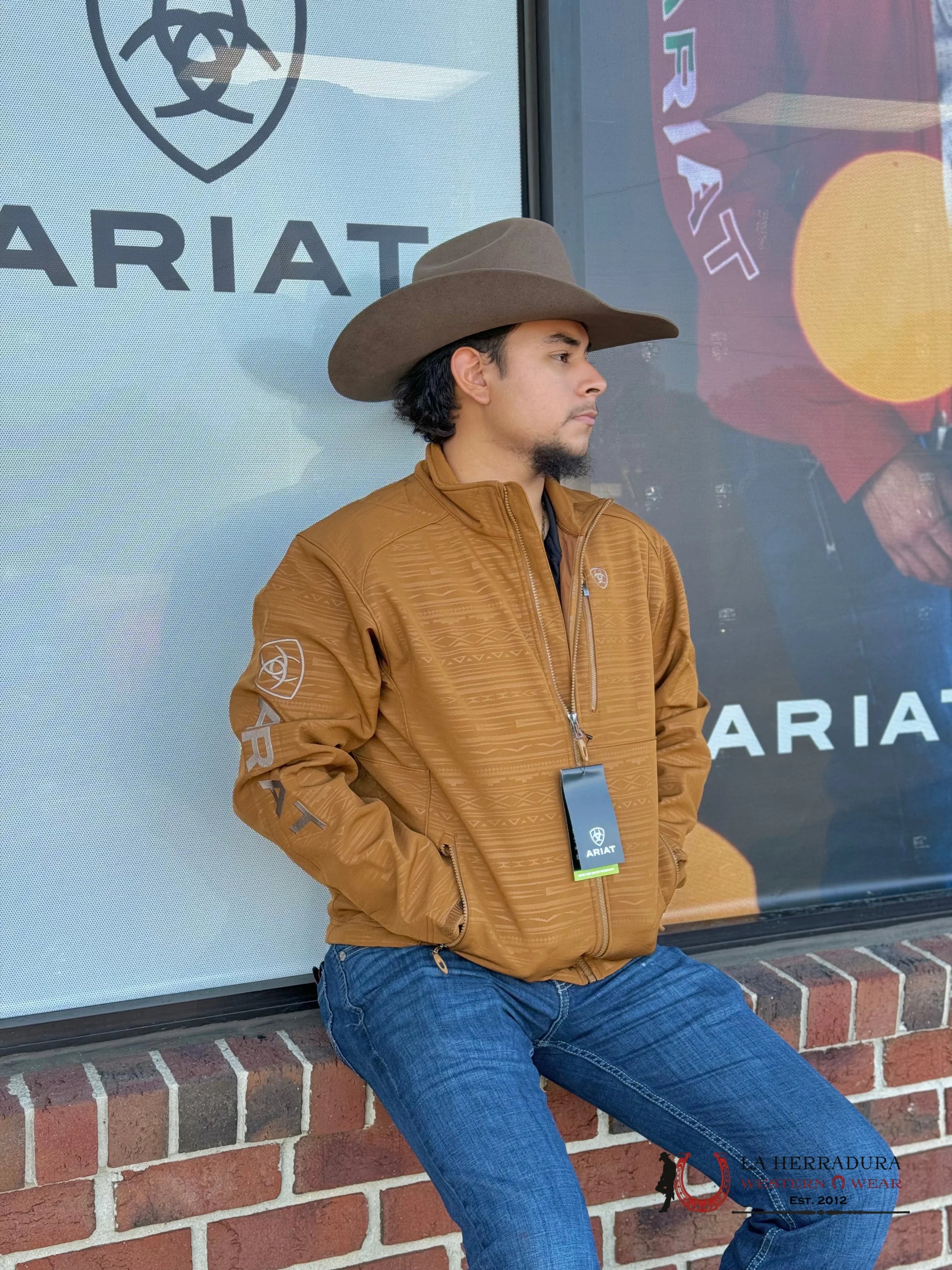 Ariat Jacket Logo 2.0 Softshell Chestnut Embossed Ropa Hombres