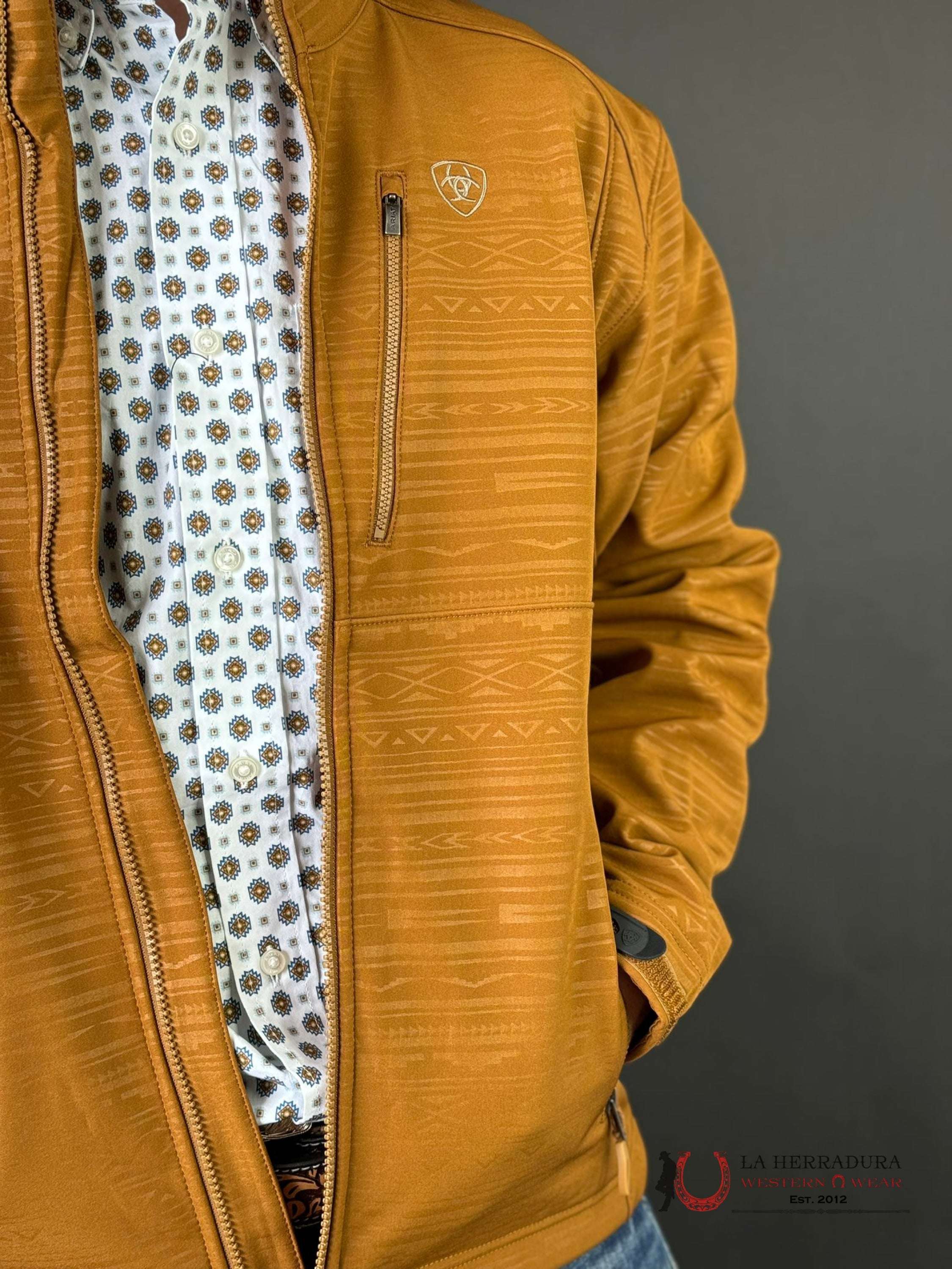 Ariat Jacket Logo 2.0 Softshell Chetsnut Embossed Ropa Hombres
