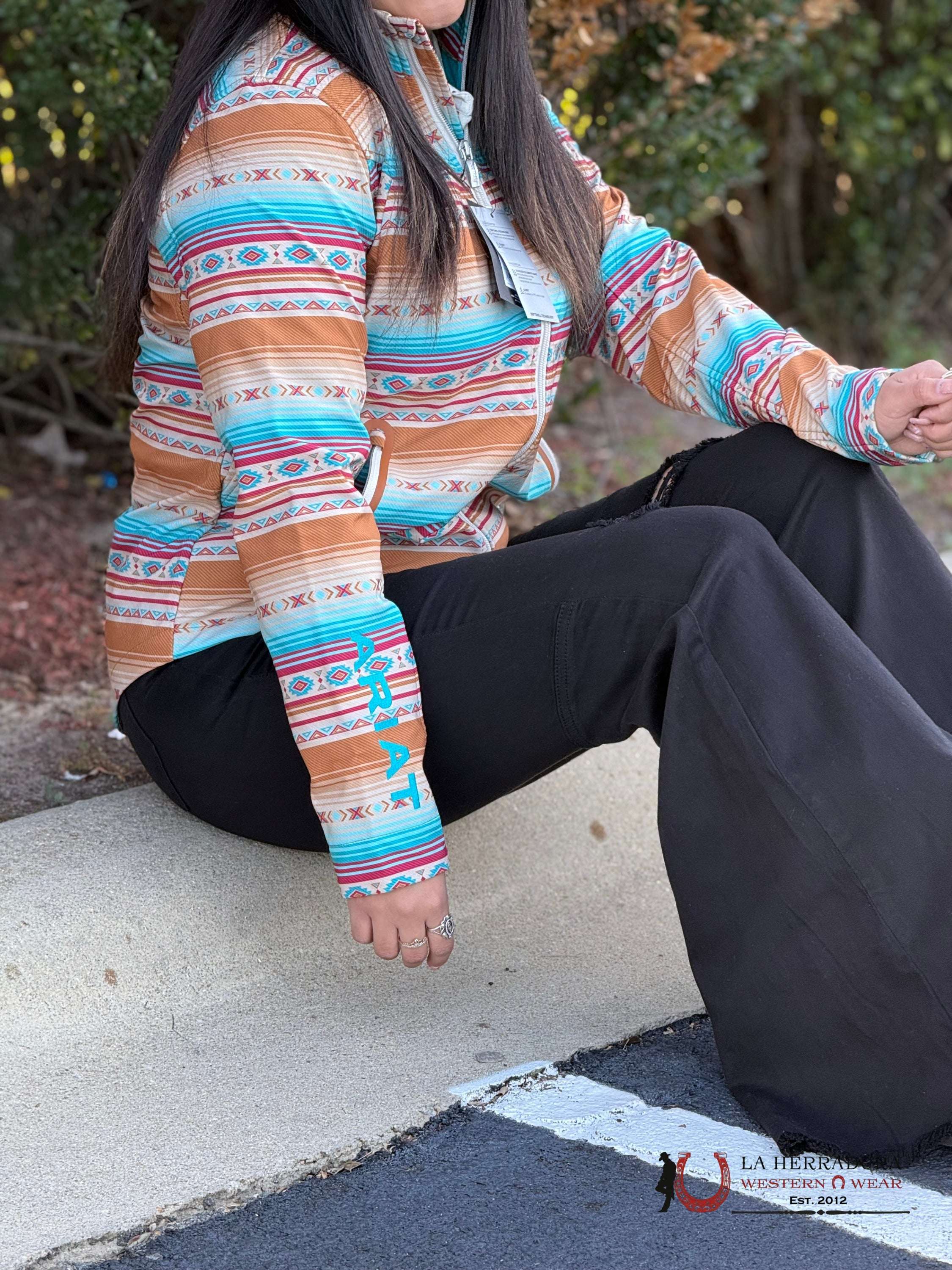 Ariat Jacket New Team Softshell Fallon Serape Print-3014 Ropa Mujeres