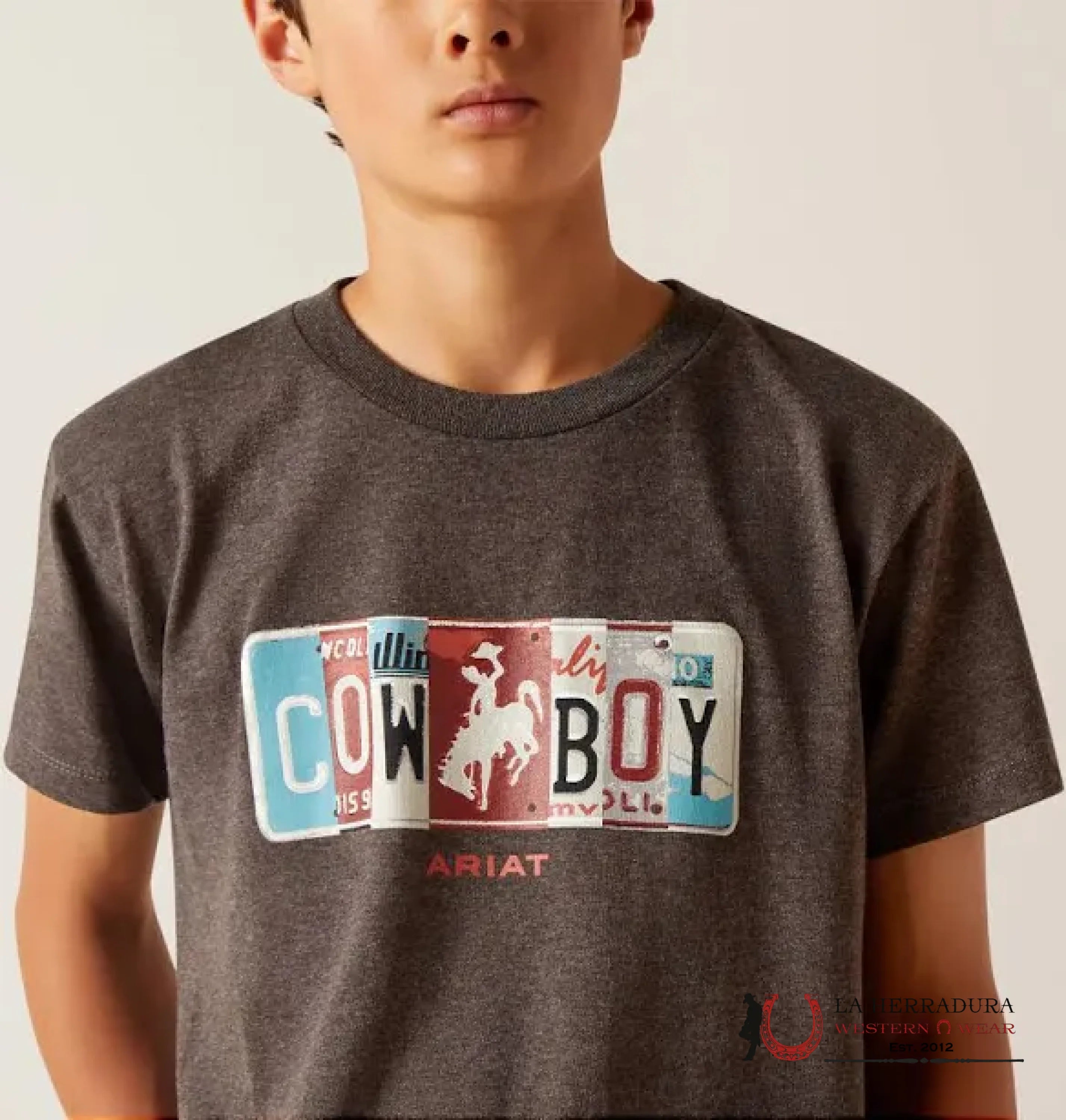 ARIAT KIDS TSHIRT -CHARCOAL LEATHER LISCENSE PLATE COWBOY 10047911 NIÑOS