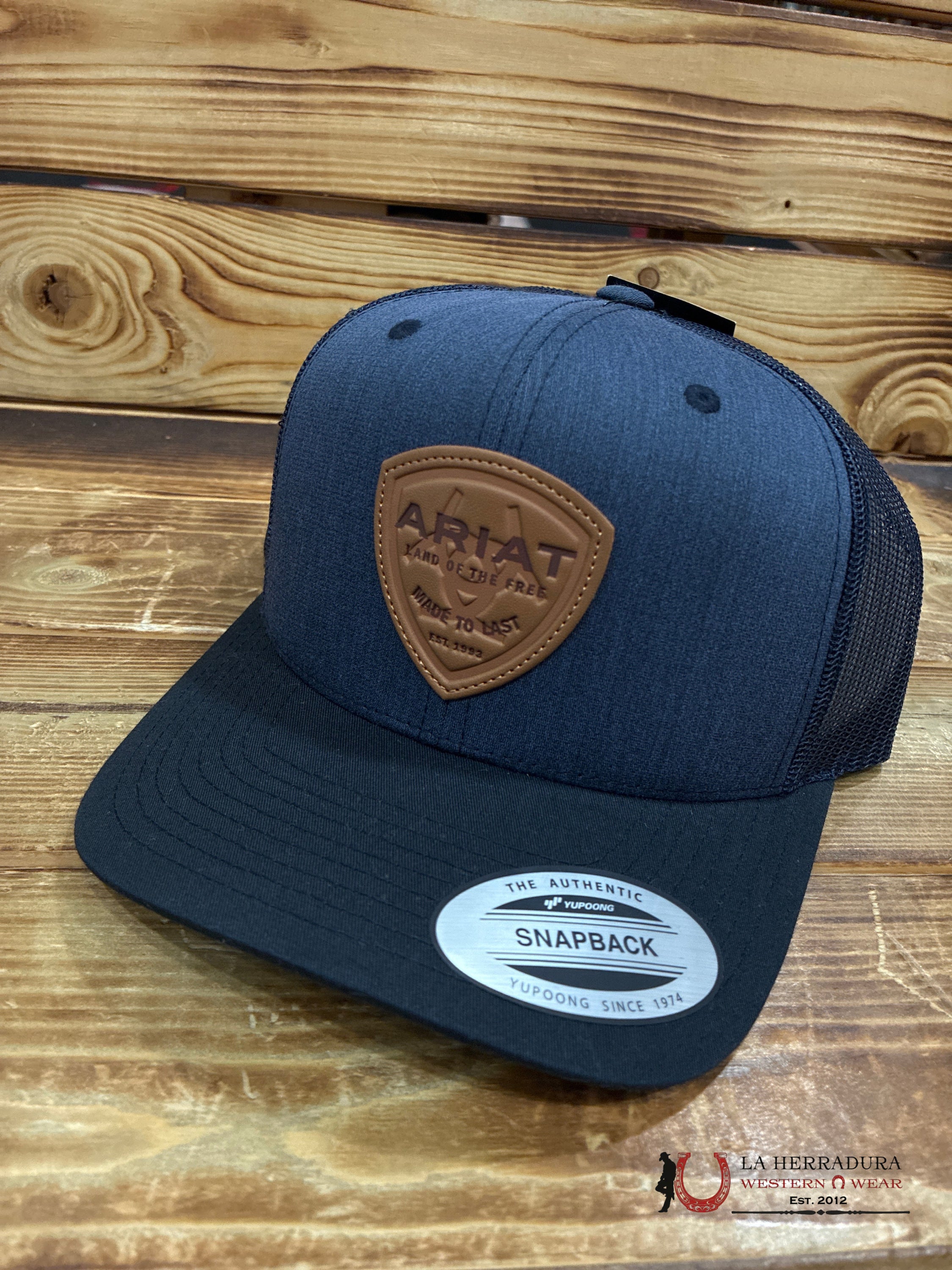ARIAT LEATHER LOGO BLUE TRUCKER CAP CAPS MENS GORRAS HOMBRES