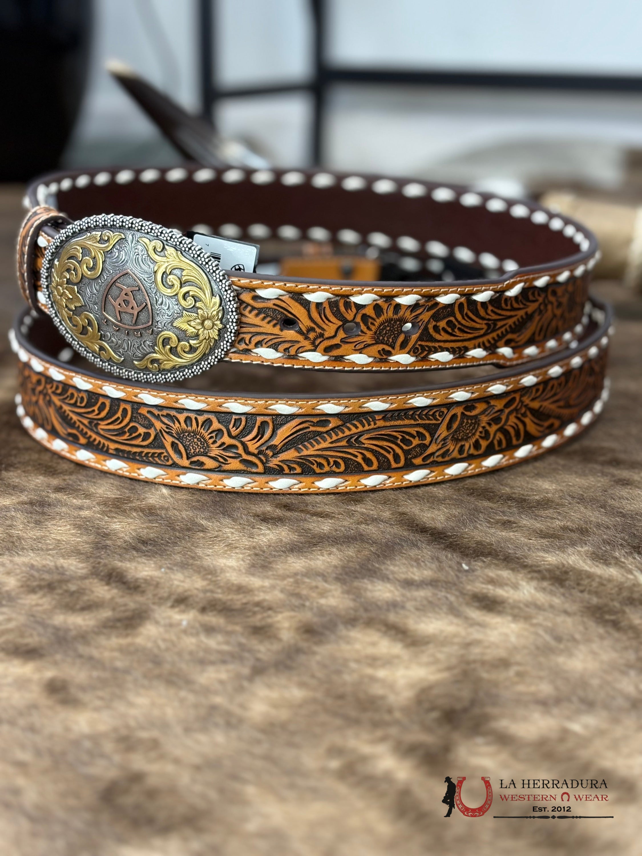 ARIAT LIGHT BROWN FORAL BELT WITH WHITE CINTURONES HOMBRES