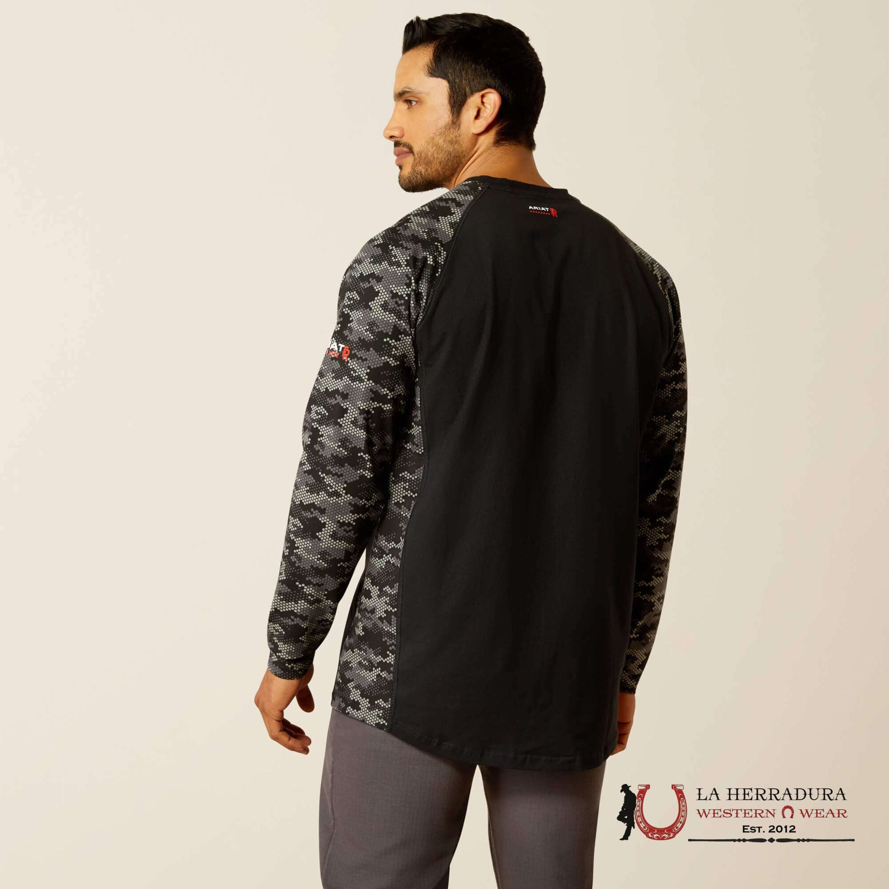 ARIAT MEN LONG SLEEVE FIRE STRETCH CAMO BASEBALL BLACK GREY CAMO 10052090 ROPA HOMBRES