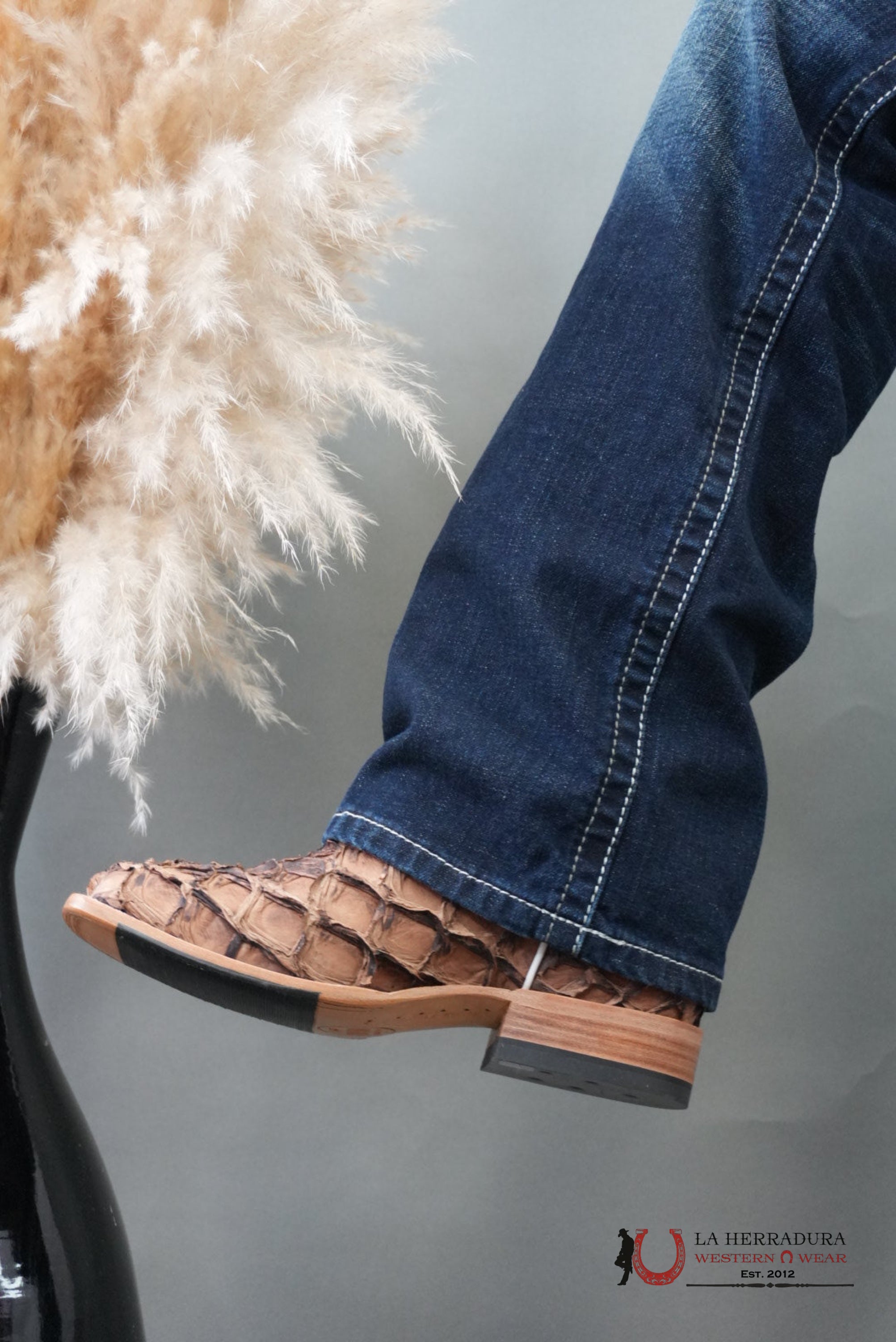 ARIAT MENS JEAN NIGHTINGALE M5 STRAIGHT FIT STRAIGHT LEG ARIAT JEANS