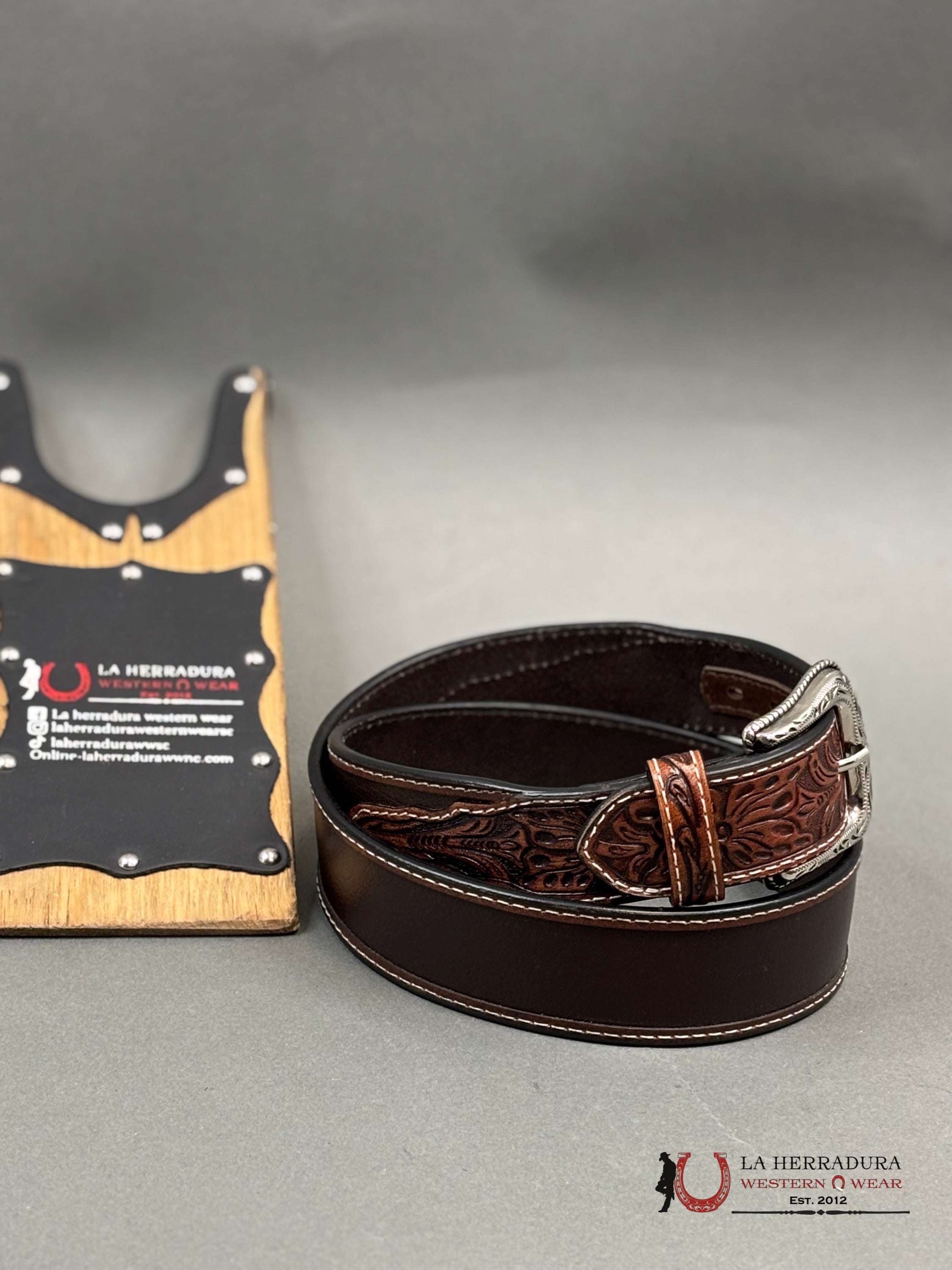 Ariat Men’s Oil Tan Distressed Belt Cinturones Hombres