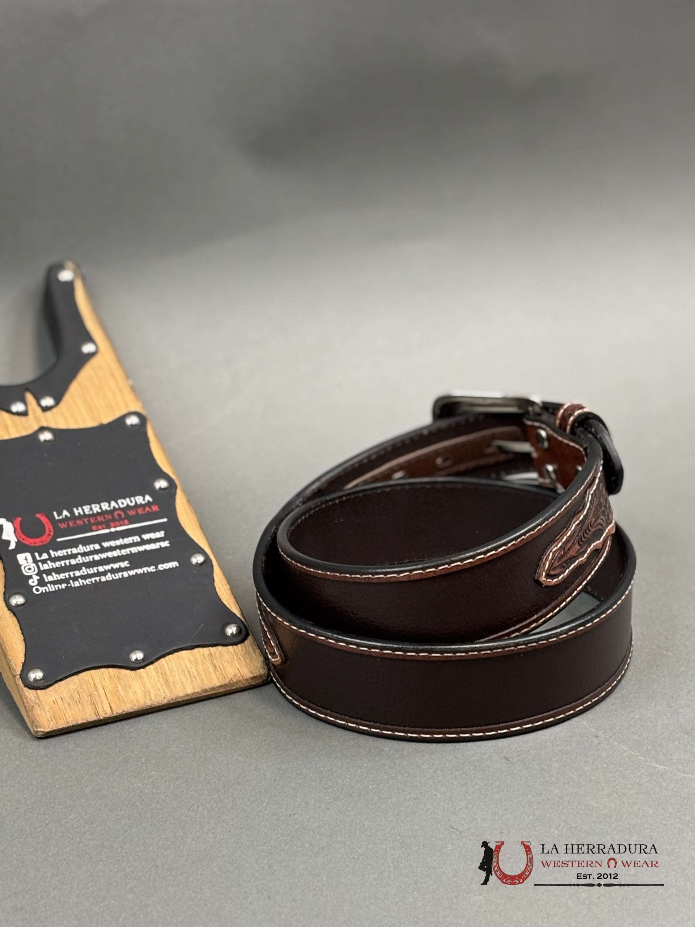 Ariat Men’s Oil Tan Distressed Belt Cinturones Hombres