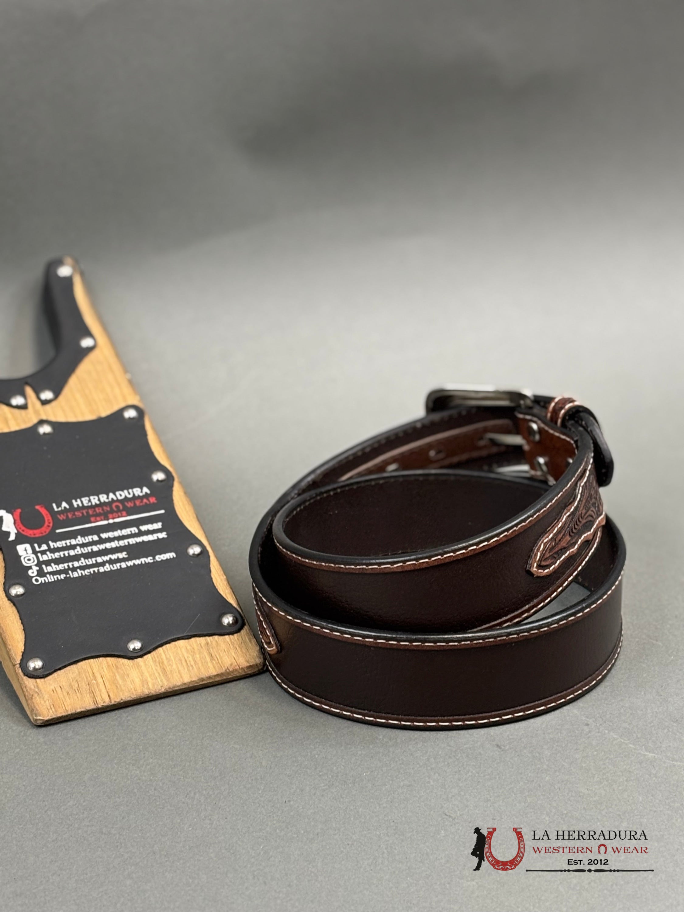 Ariat Men’s Oil Tan Distressed Belt Cinturones Hombres