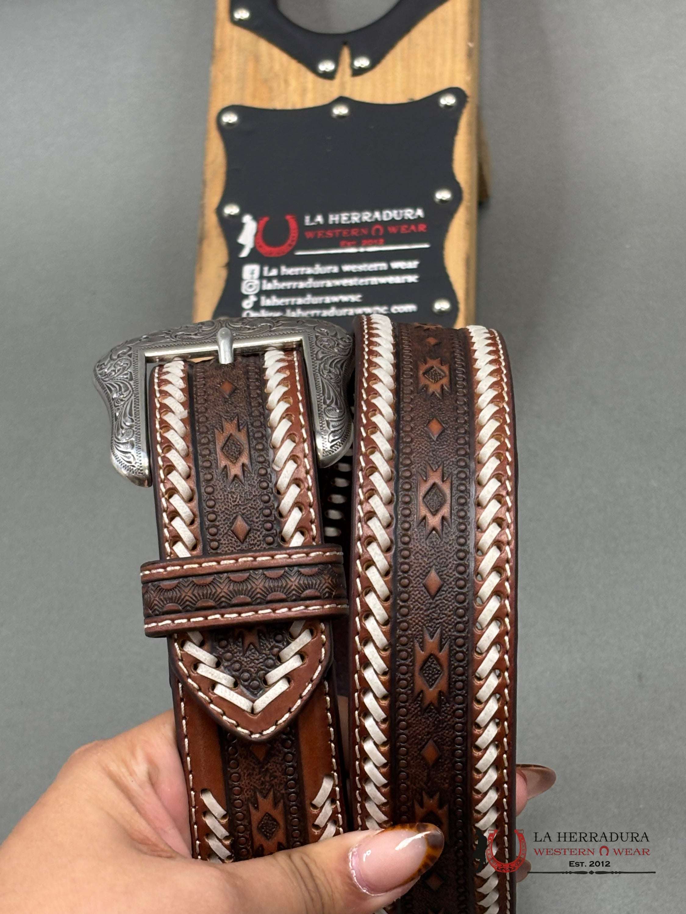 Ariat Men’s Southwest Buck Stitch Brown Leather Belt Cinturones Hombres
