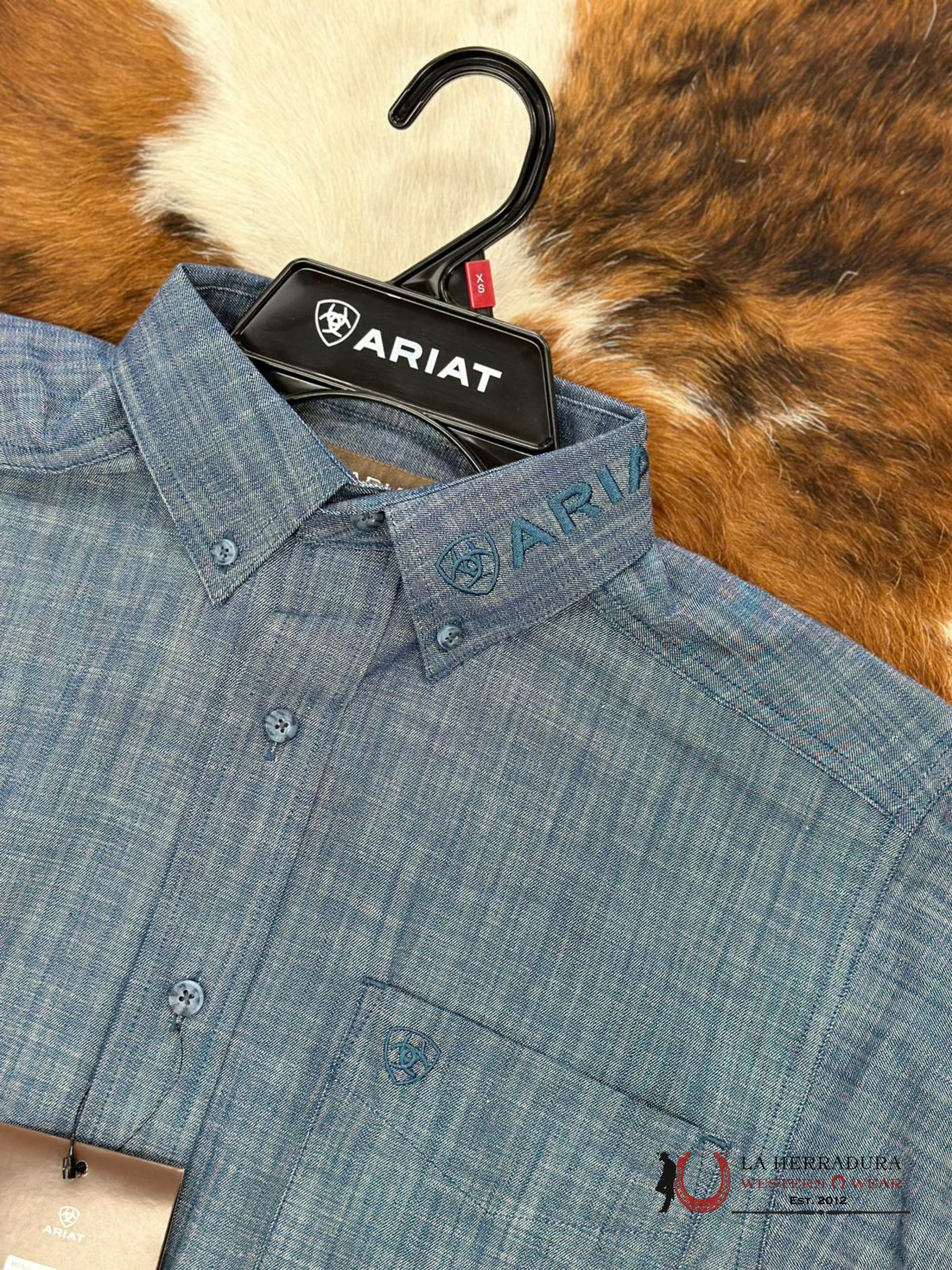 Ariat Team Logo Chambrey Classic Long Sleeve Shirt Ropa Hombres