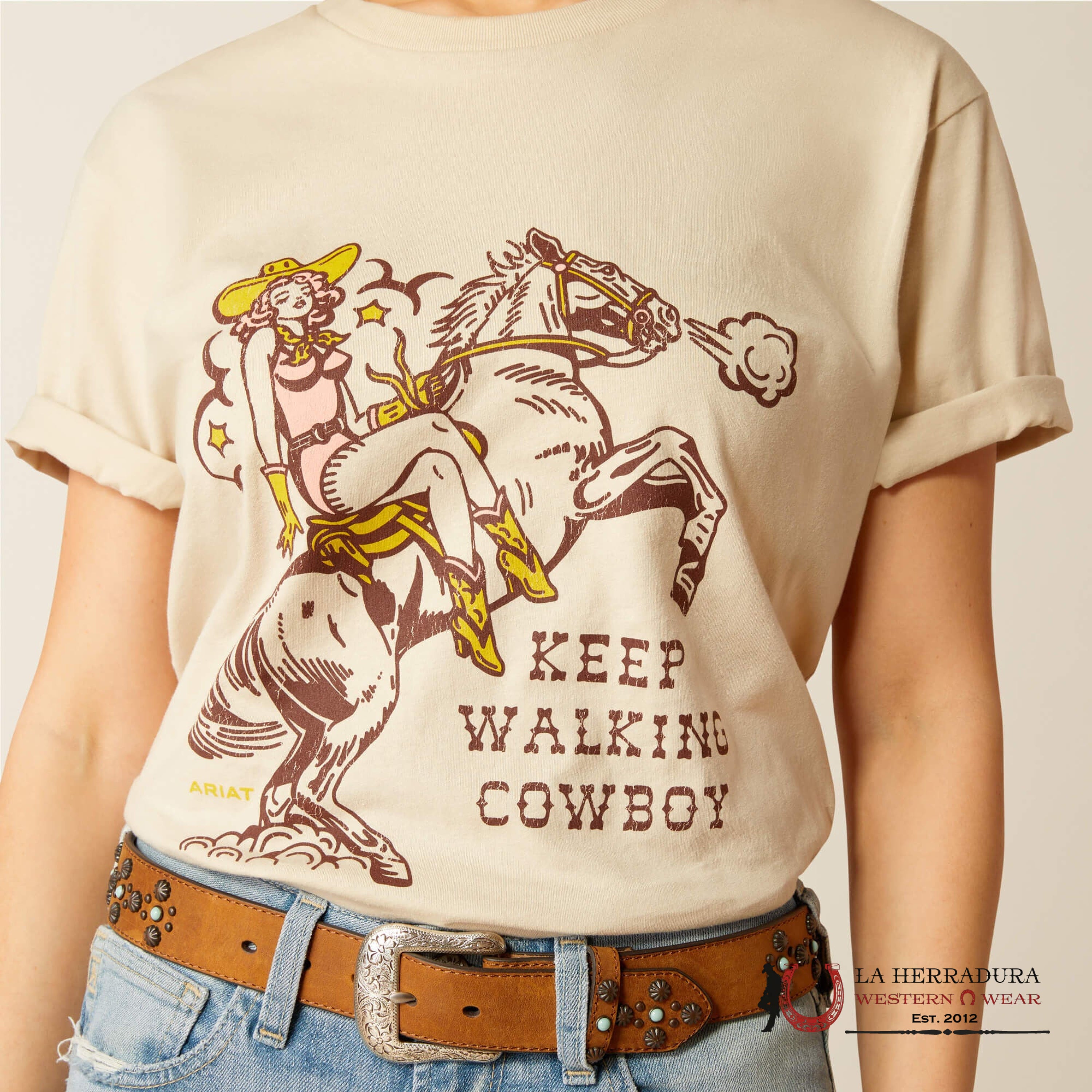 Ariat Women Keep Walkin Cowboy Short Sleeve Natural Ropa Mujeres