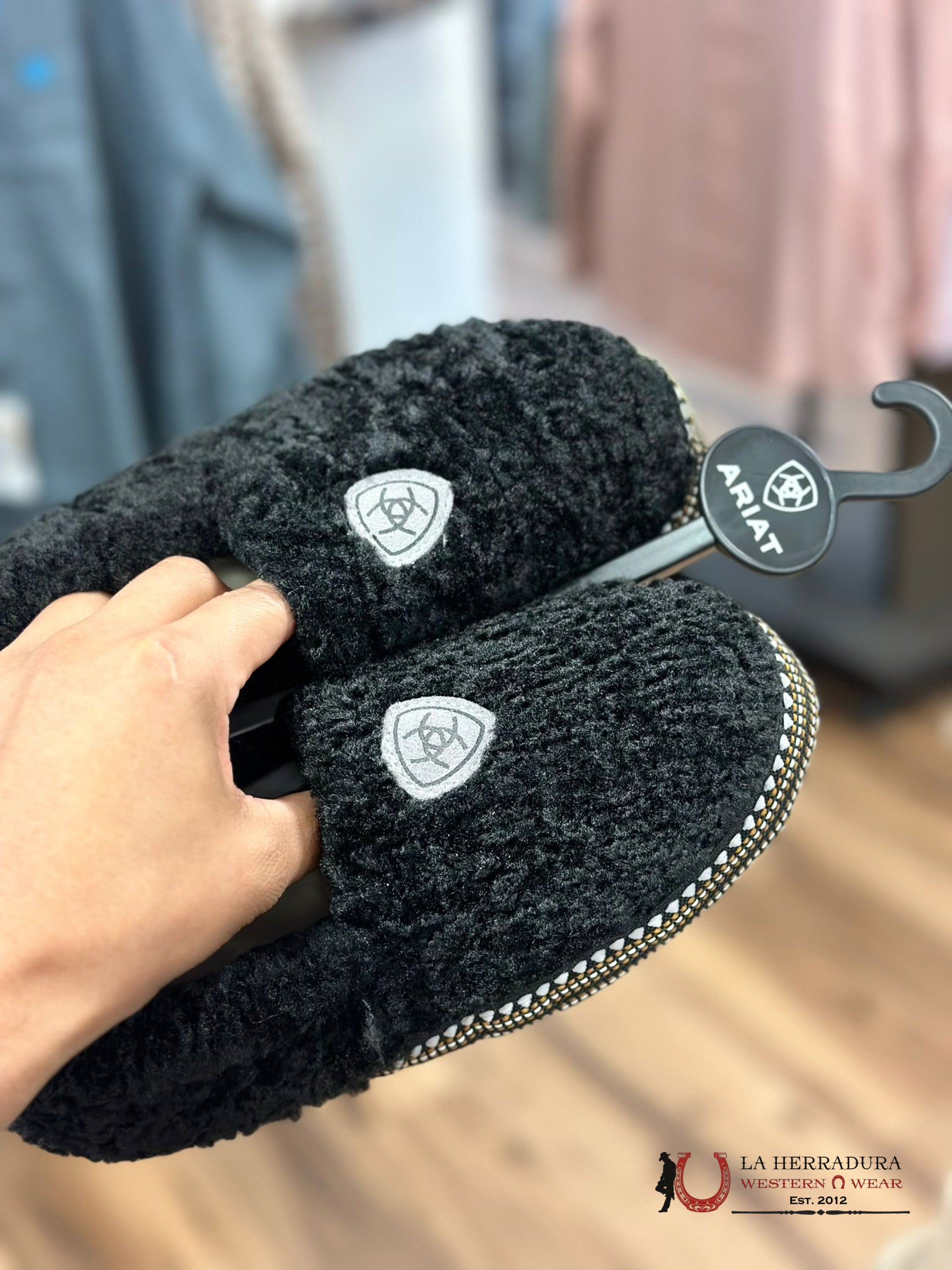 Ariat Women’s Black Snuggle Slipper Zapatos Mujeres