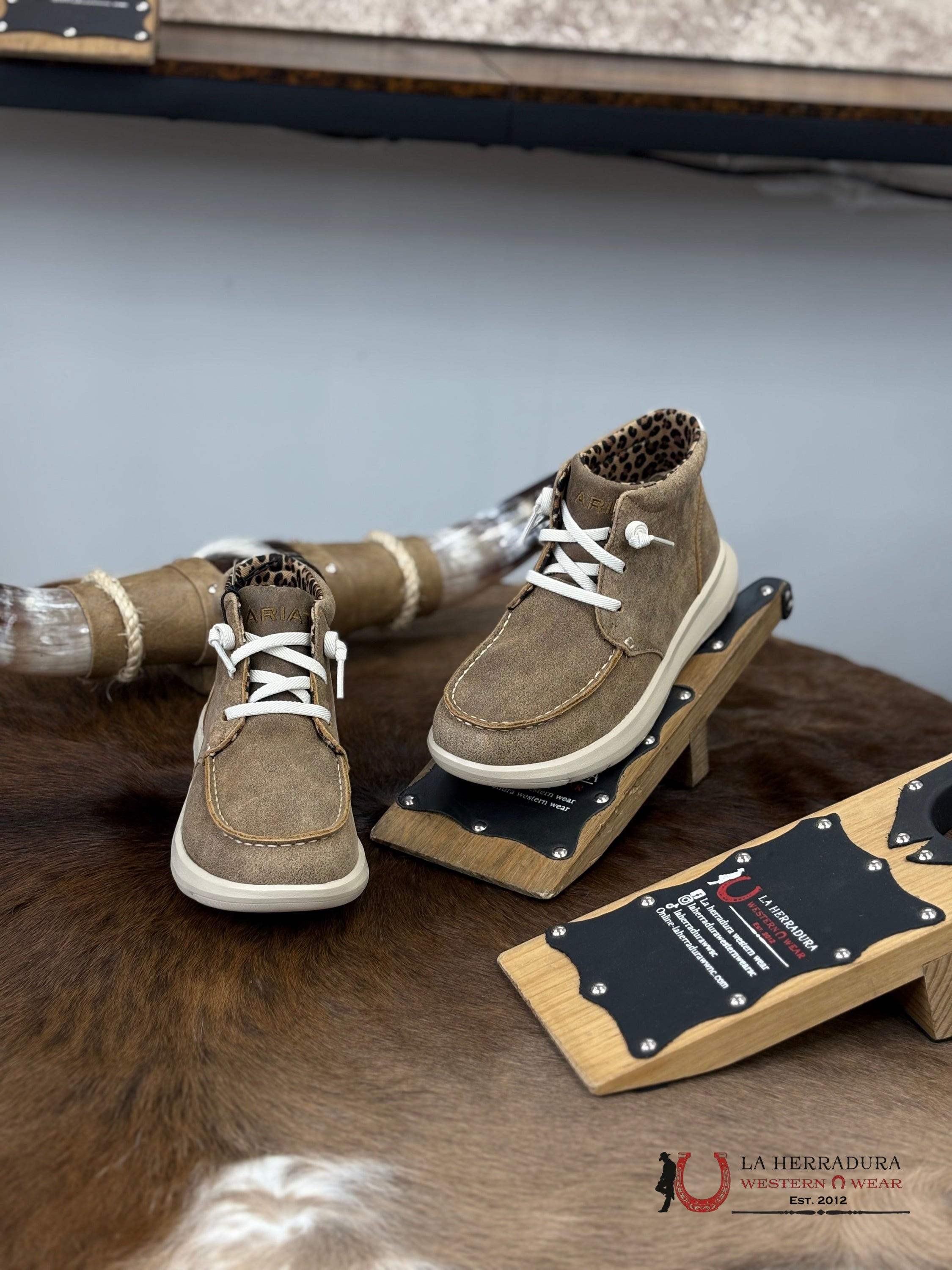 Ariat Womens Slip On Hilo High Top Brown Bomber Zapatos Mujeres