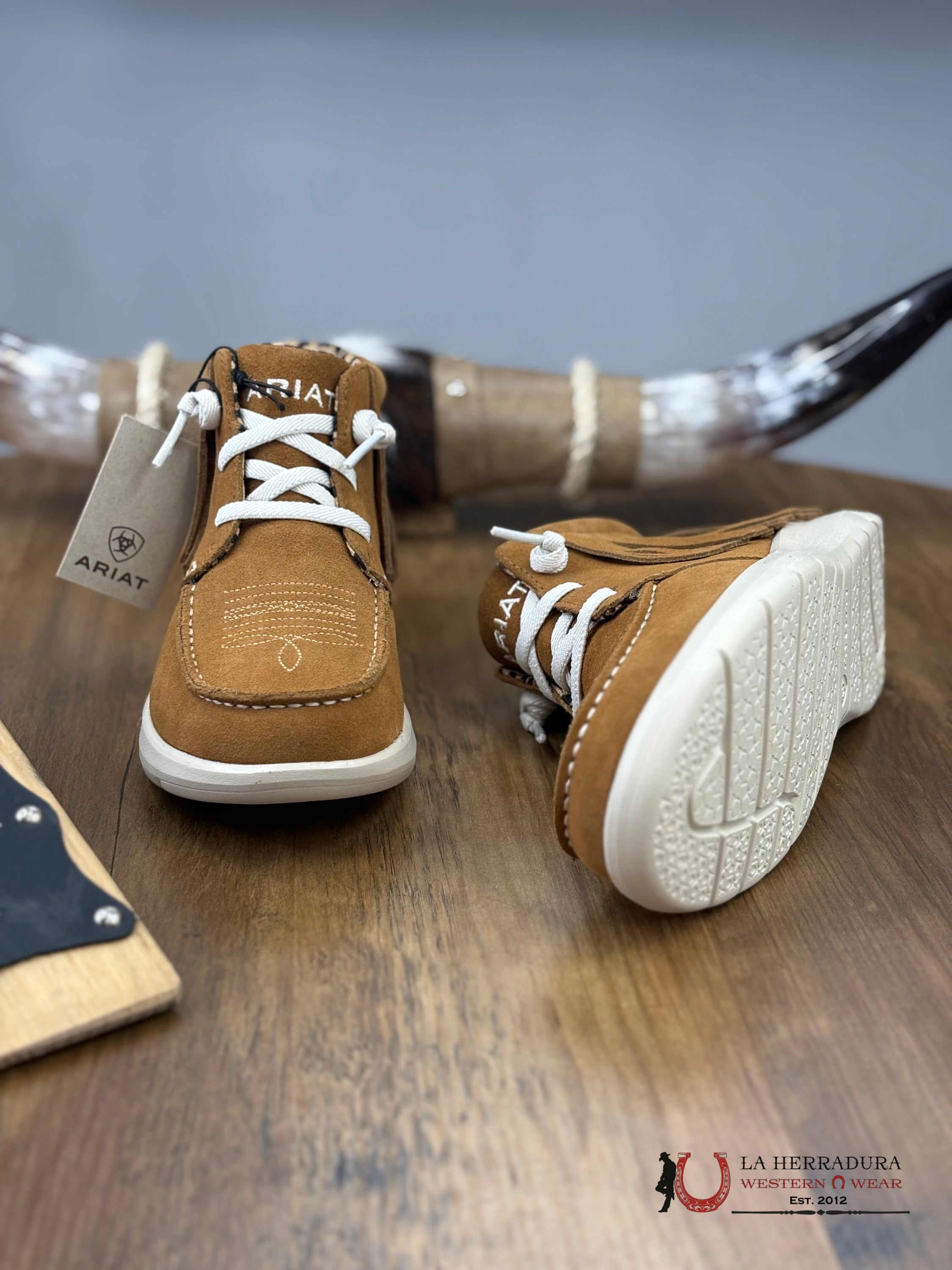 ARIAT WOMENS Hilo High Top Fringe Wheat Suede Shoes - 1166 ZAPATOS MUJERES