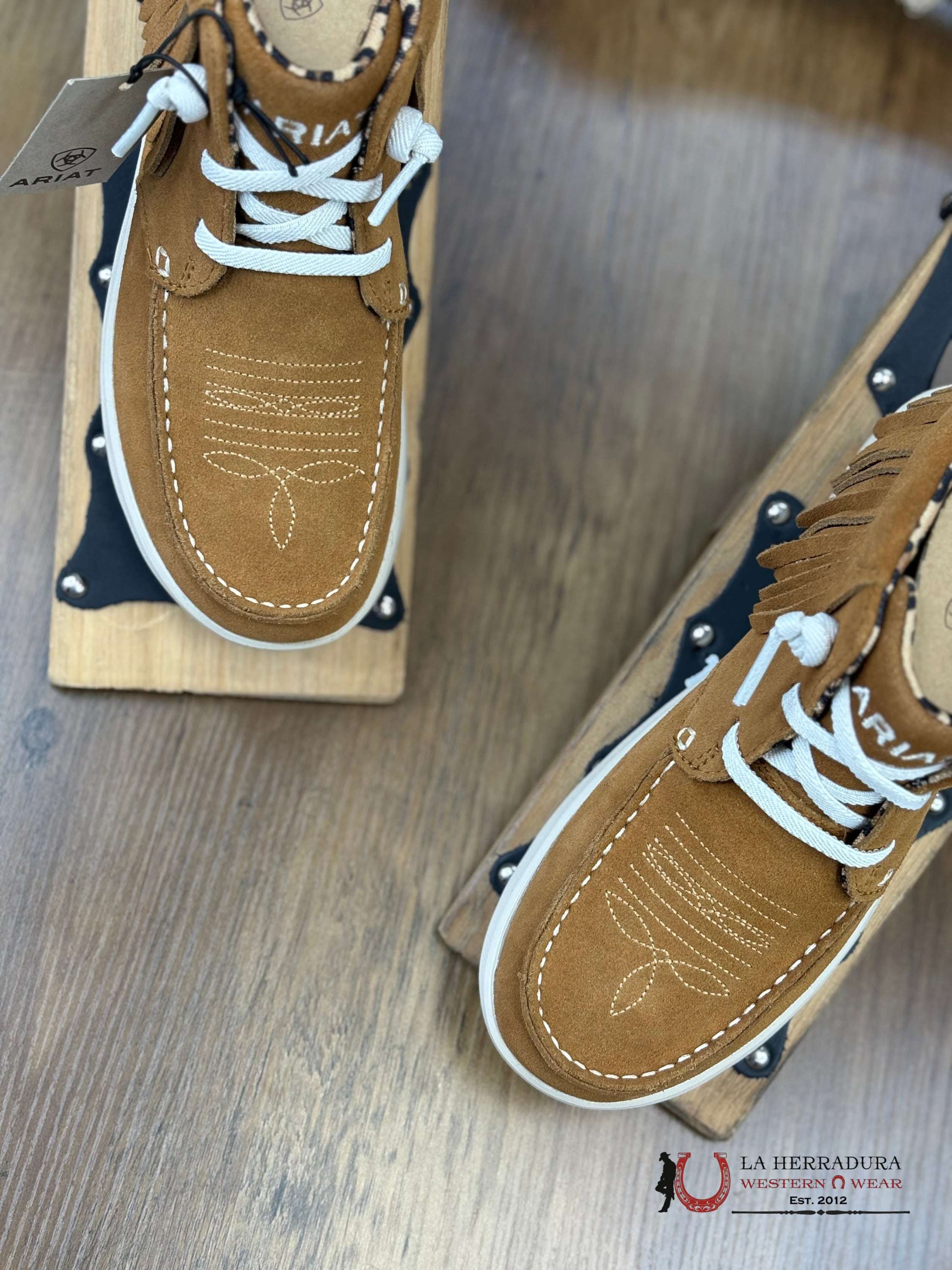 ARIAT WOMENS Hilo High Top Fringe Wheat Suede Shoes - 1166 ZAPATOS MUJERES