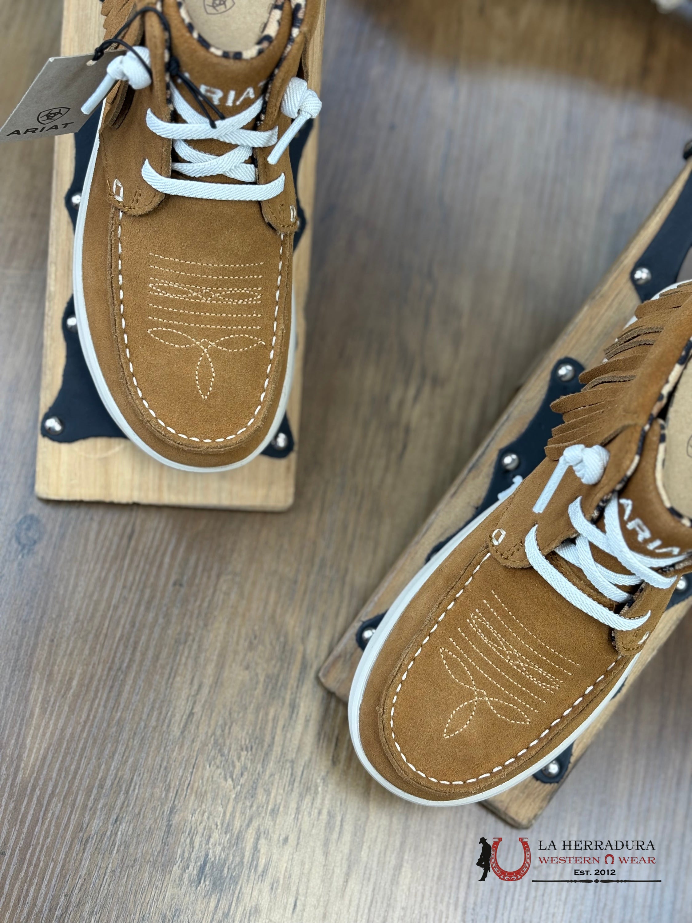 ARIAT WOMENS Hilo High Top Fringe Wheat Suede Shoes - 1166 ZAPATOS MUJERES