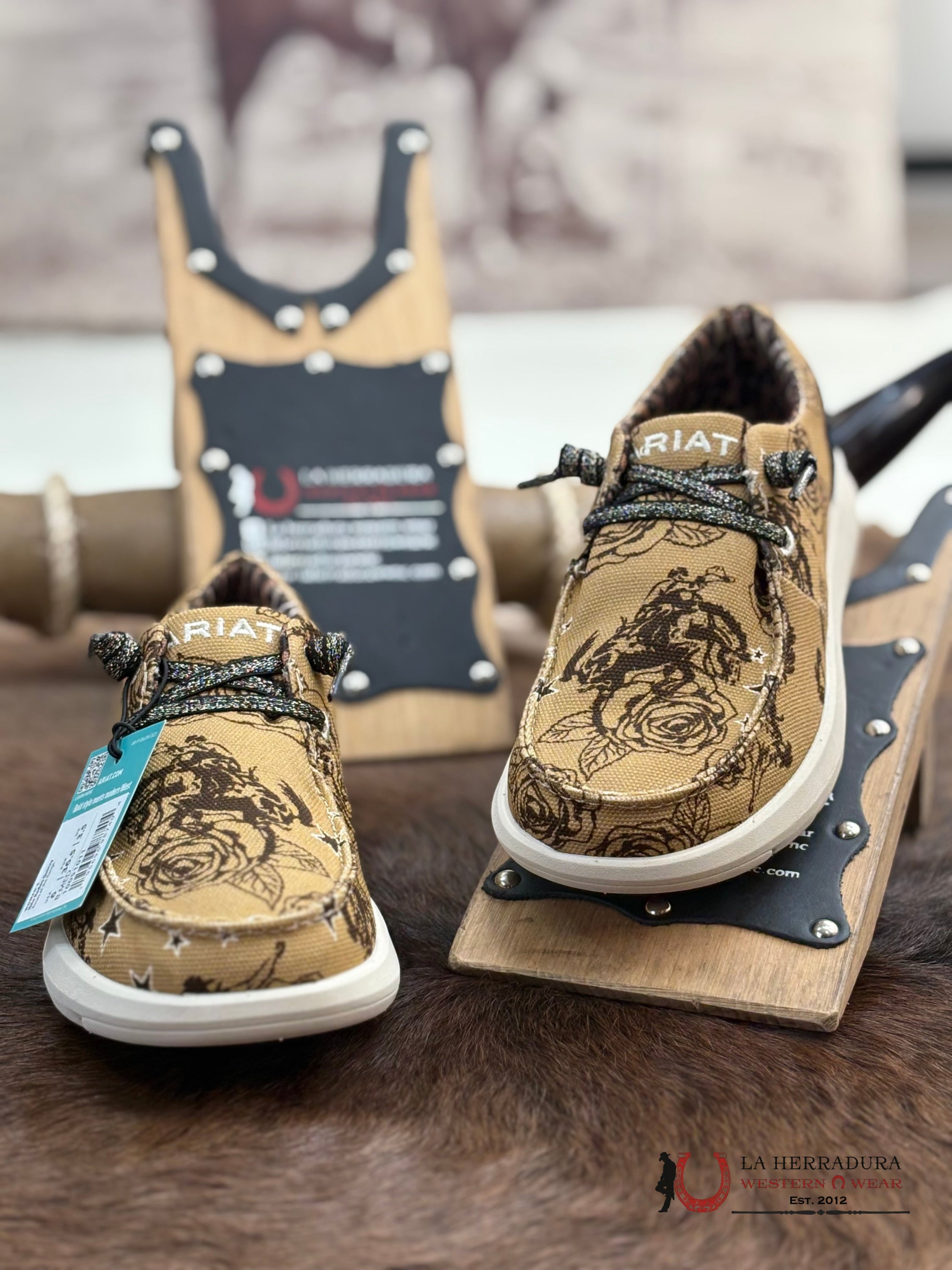 ARIAT WOMENS HILO RODEO QUINCY ROSES OF THE RANGE- 1011 ZAPATOS MUJERES