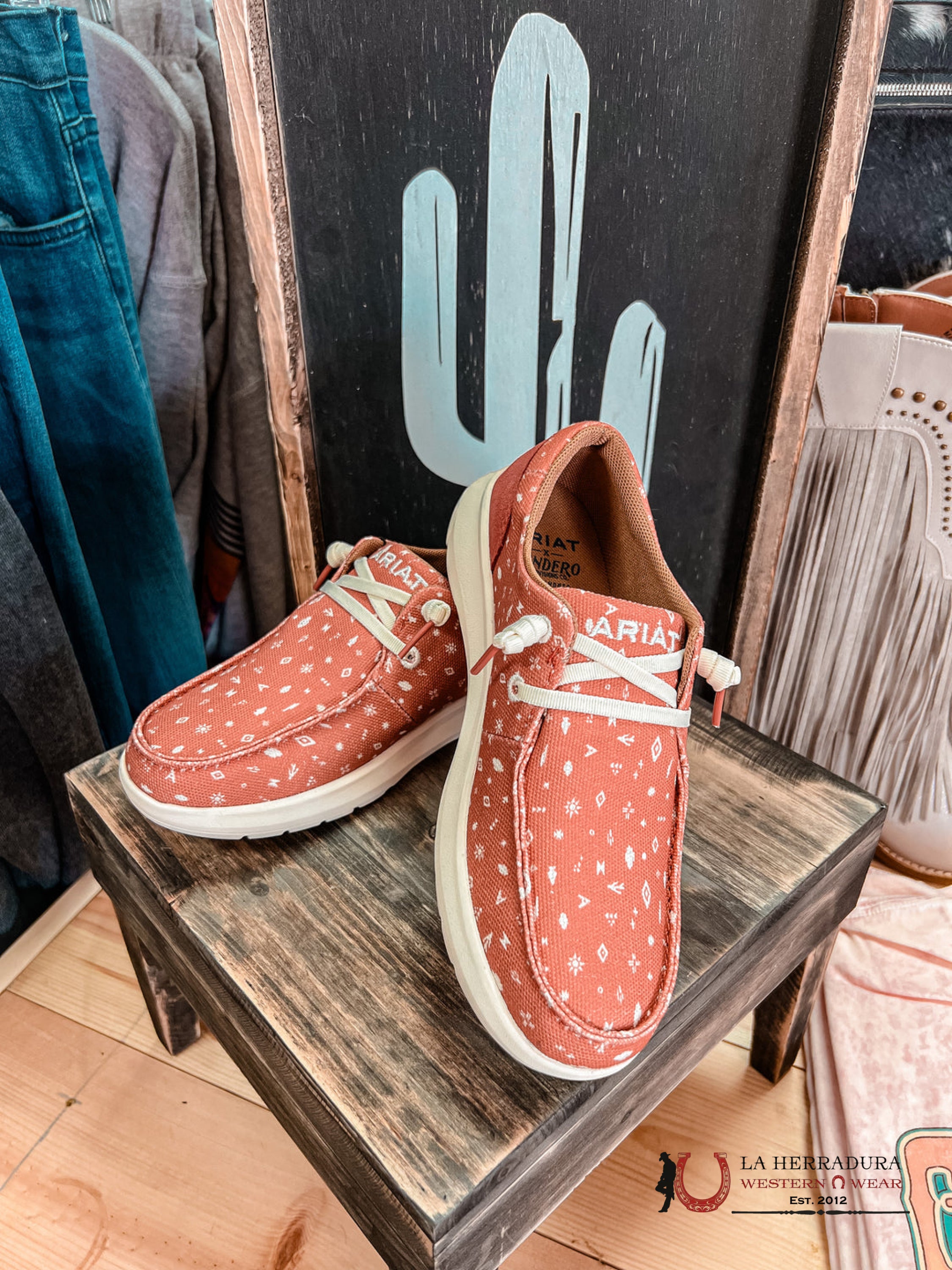 ARIAT WOMENS Hilo Sendero Shoes (Clay Dibujo Print) ZAPATOS MUJERES