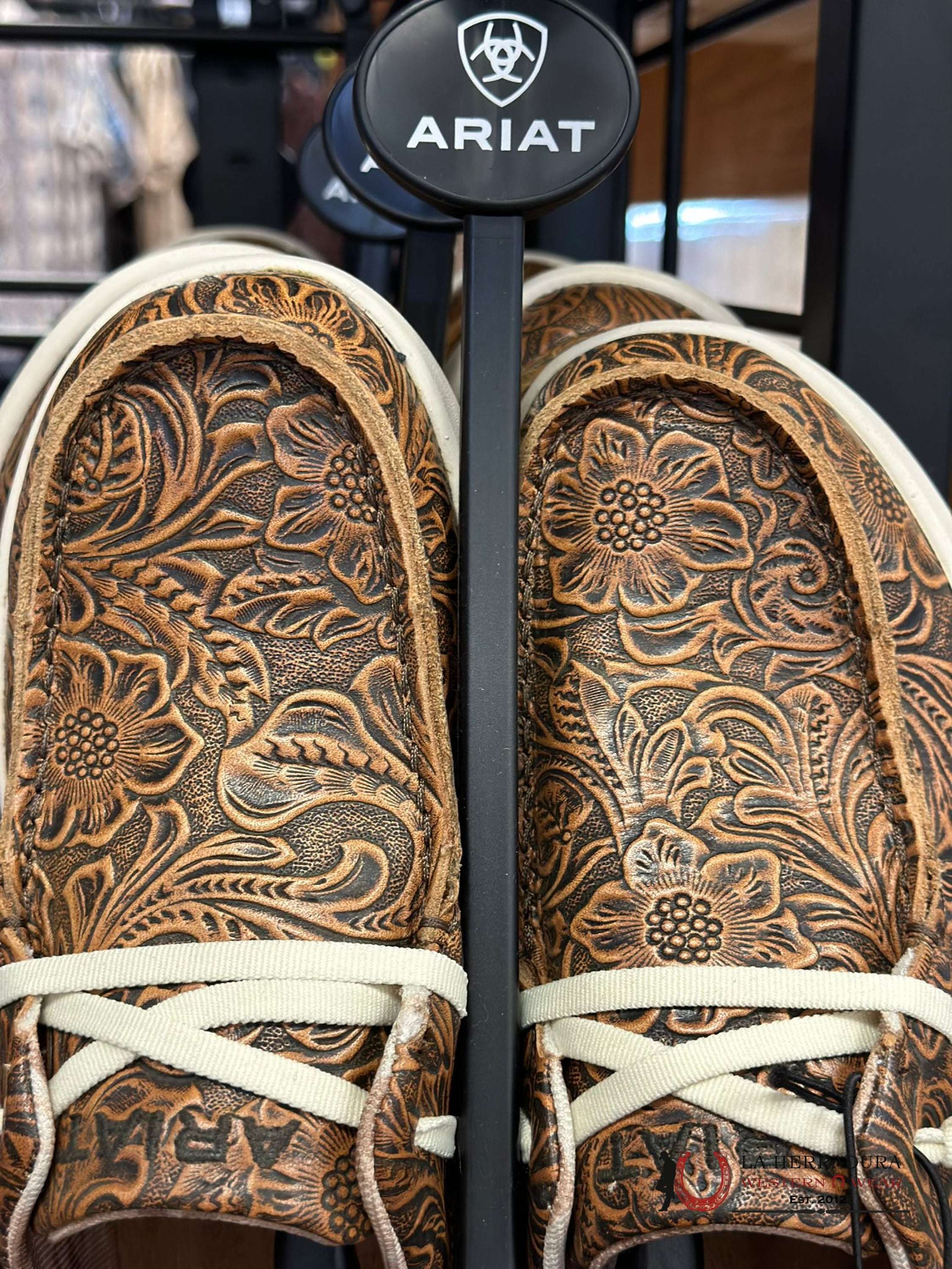 Ariat Women’s Hilo Tan Floral Emboss Zapatos Mujeres