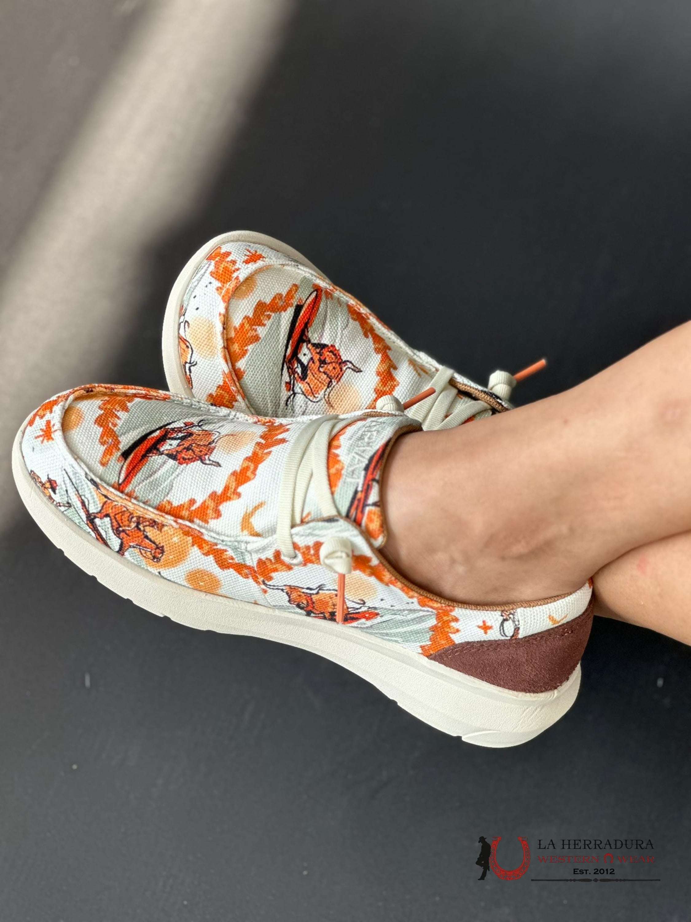 Ariat Womens Hilo Western Aloha Surfing Longhorn Print Zapatos Mujeres