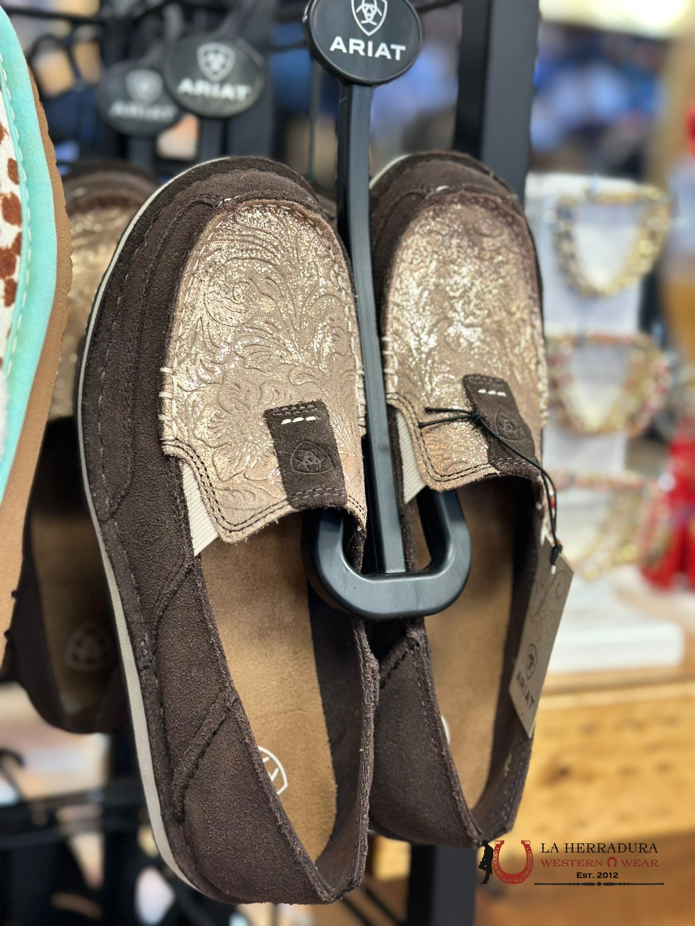 Ariat Womens Slip On Crusier Azteca Suede/Matallic Copper Floral Zapatos Mujeres