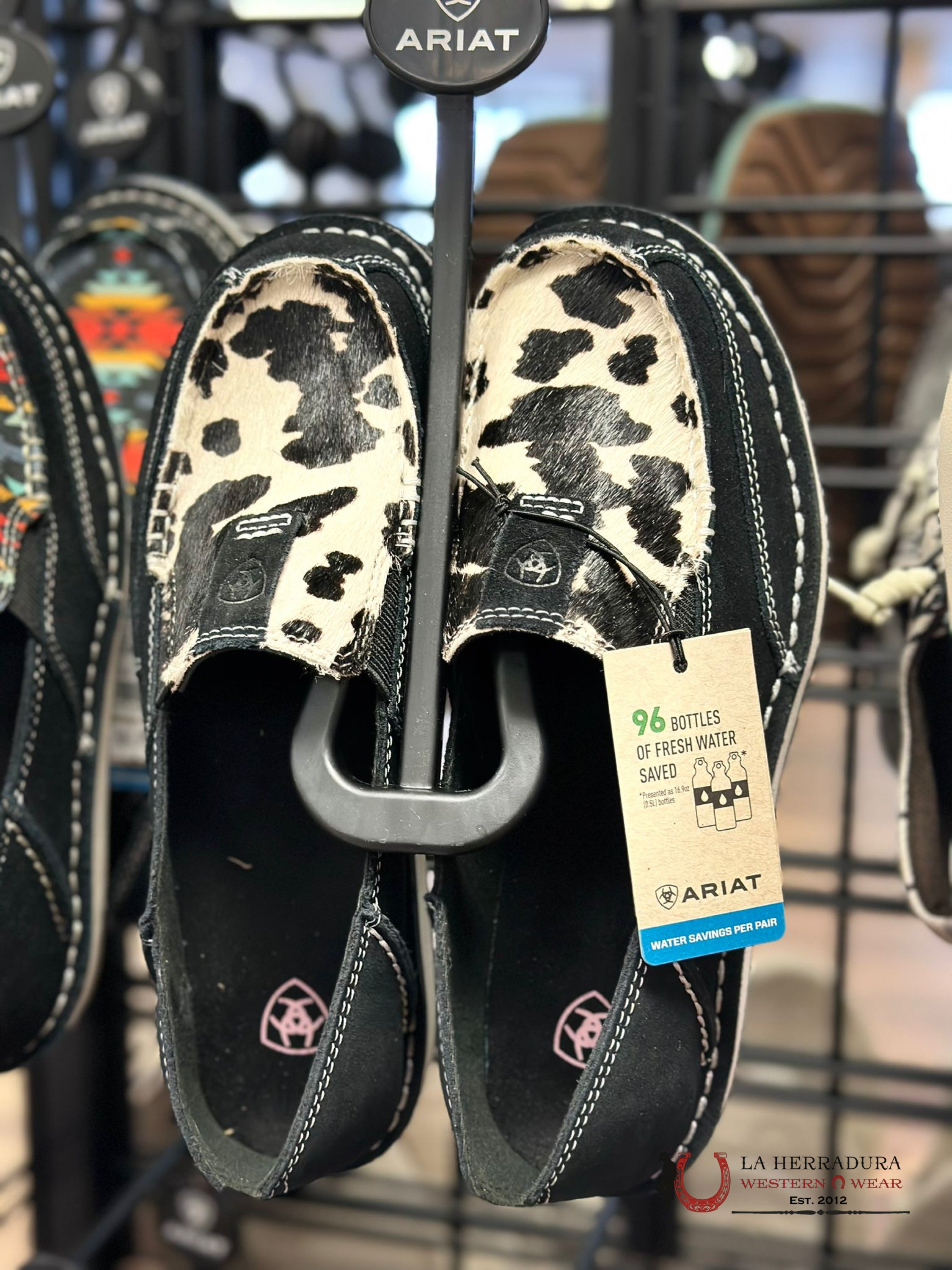 Ariat Womens Slip On Crusier Black Suede And White Hair Zapatos Mujeres