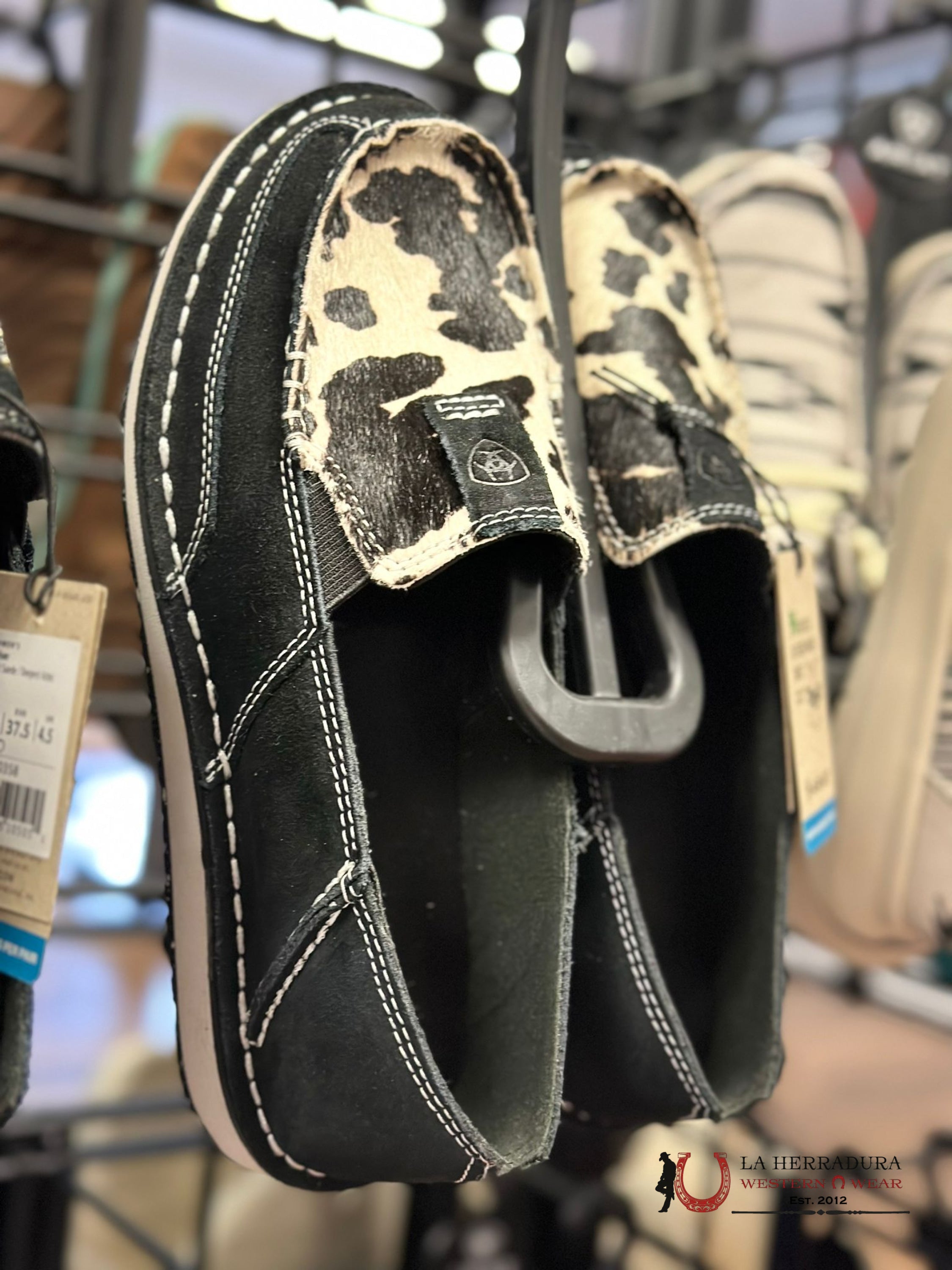 Ariat Womens Slip On Crusier Black Suede And White Hair Zapatos Mujeres