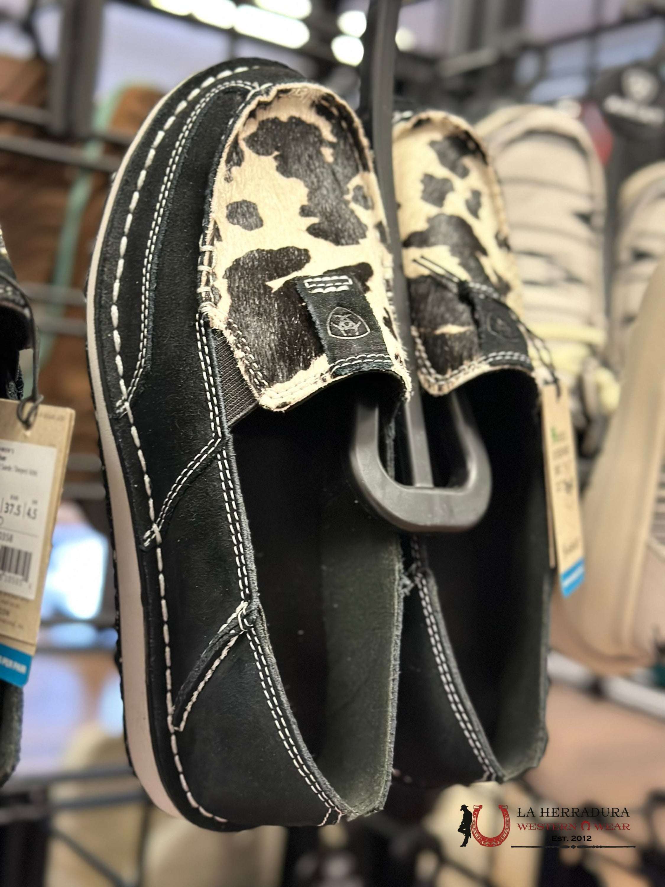 Ariat Womens Slip On Crusier Black Suede And White Hair Zapatos Mujeres
