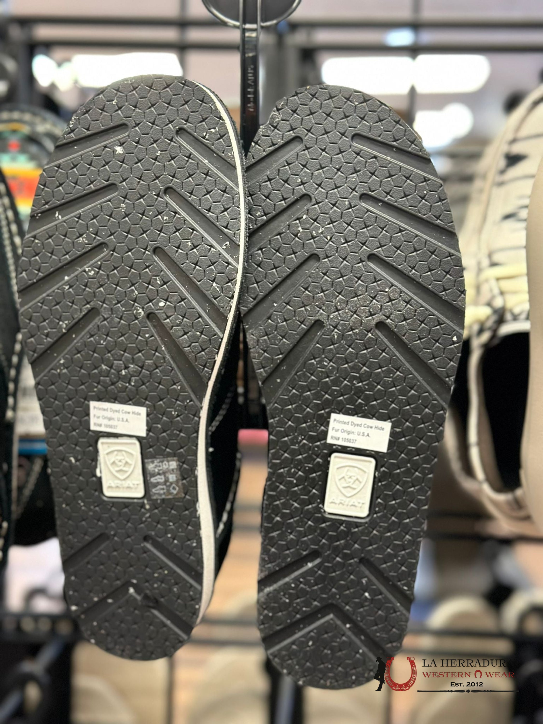 Ariat Womens Slip On Crusier Black Suede And White Hair Zapatos Mujeres