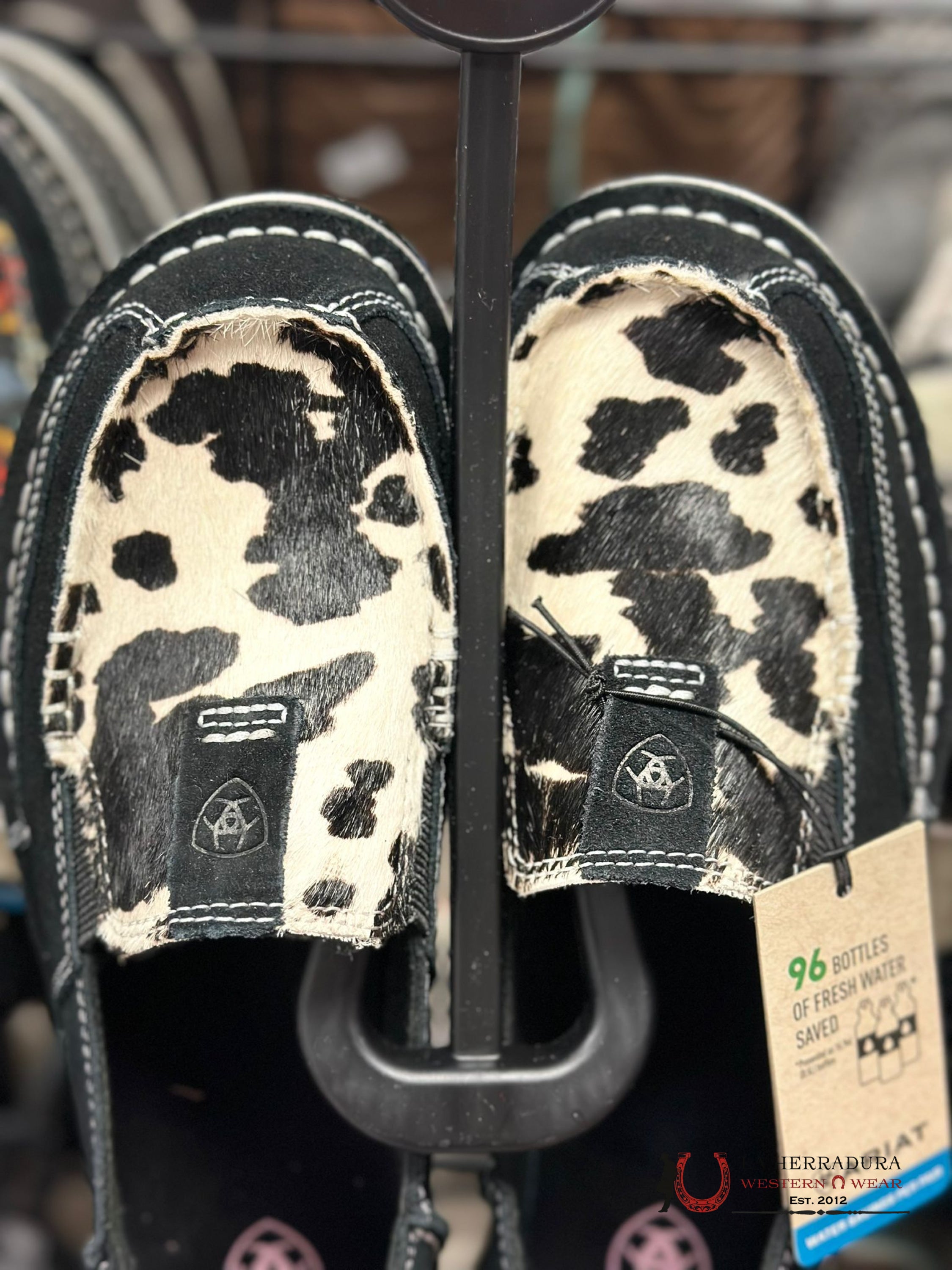 Ariat Womens Slip On Crusier Black Suede And White Hair Zapatos Mujeres