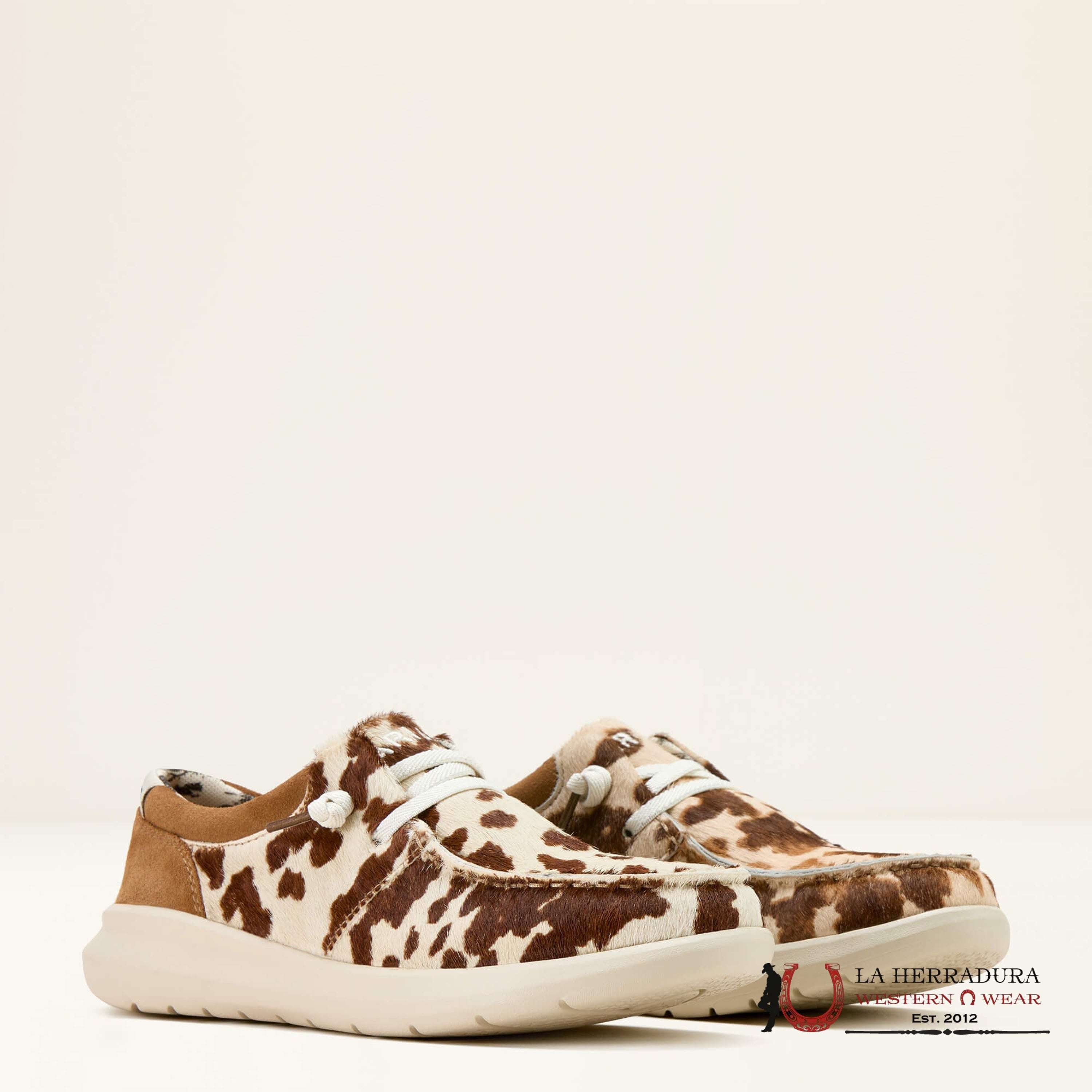 ARIAT WOMENS SLIP ON HILO TAN AND WHITE BUNDLE HAIR ON/DARK TAN SUEDE ZAPATOS MUJERES