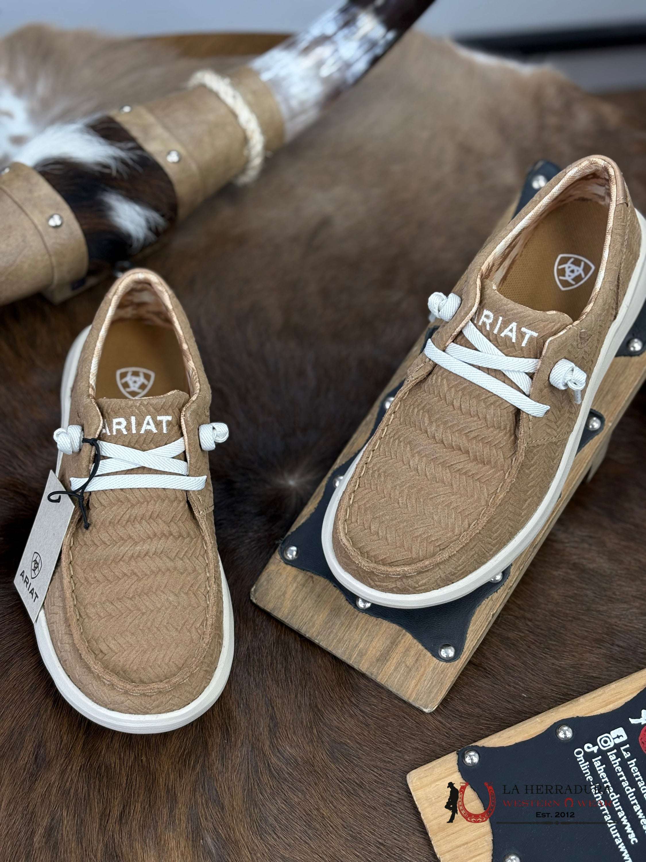 Ariat Womens Slip On Hilo Tan Woven Emboss Zapatos Mujeres
