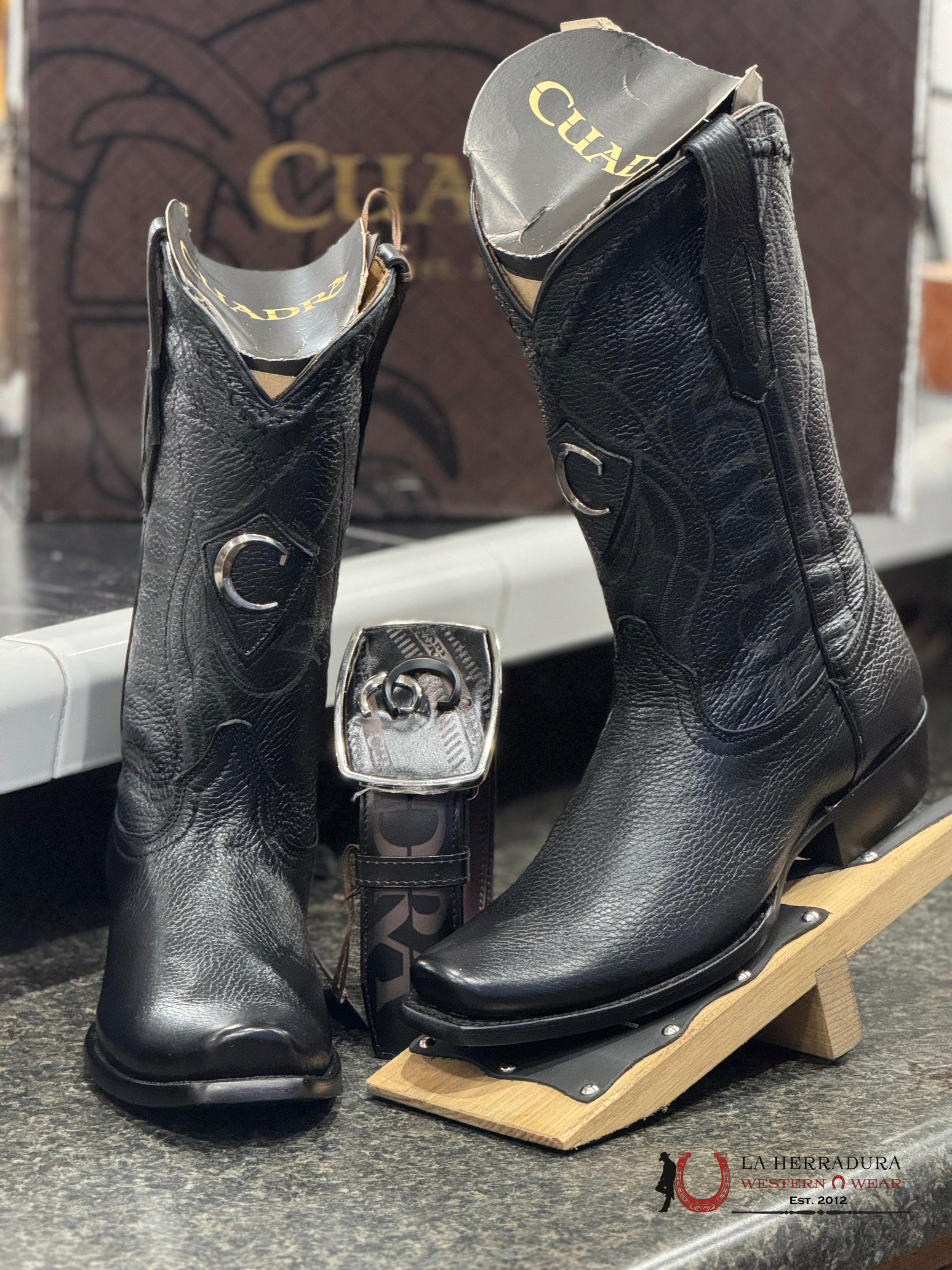 Boots Cuadra Deer Laser / Venado Italiano Punta Semi Cuadrada Black Botas Hombres