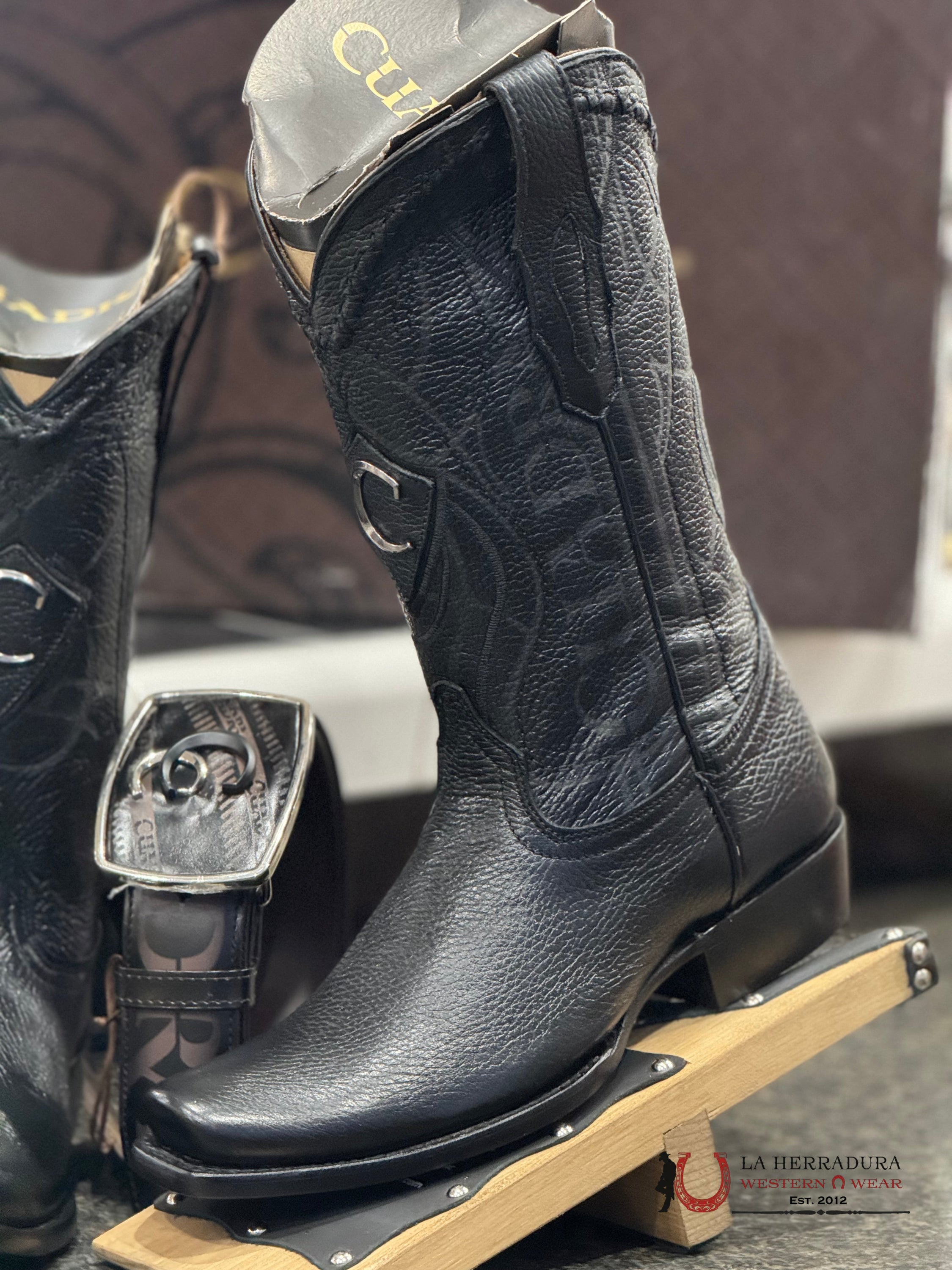 Boots Cuadra Deer Laser / Venado Italiano Punta Semi Cuadrada Black Botas Hombres