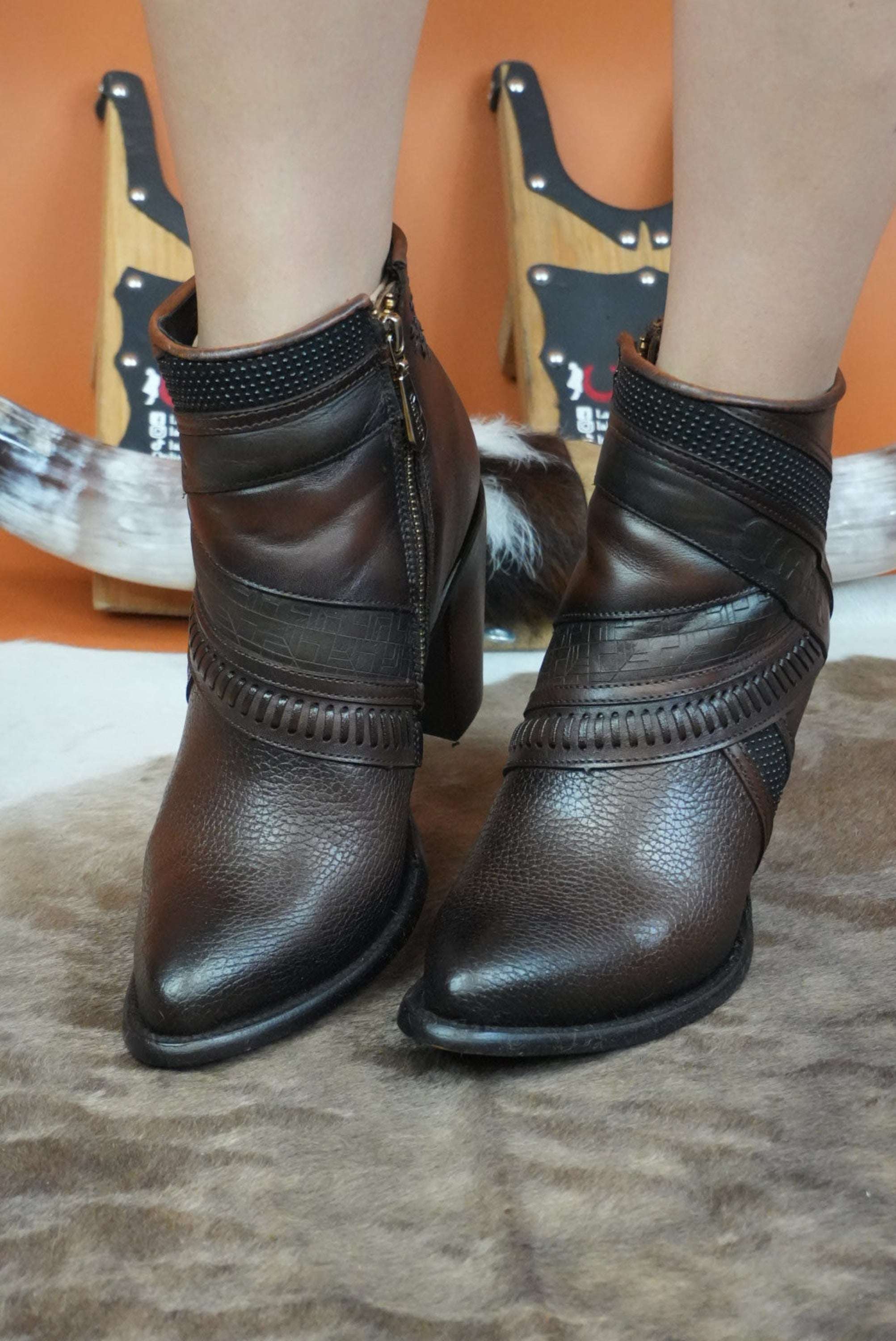 Botin Cuadra RES SANTANA MIEL LASER WOVEN ROUND TOE BOTAS MUJERES