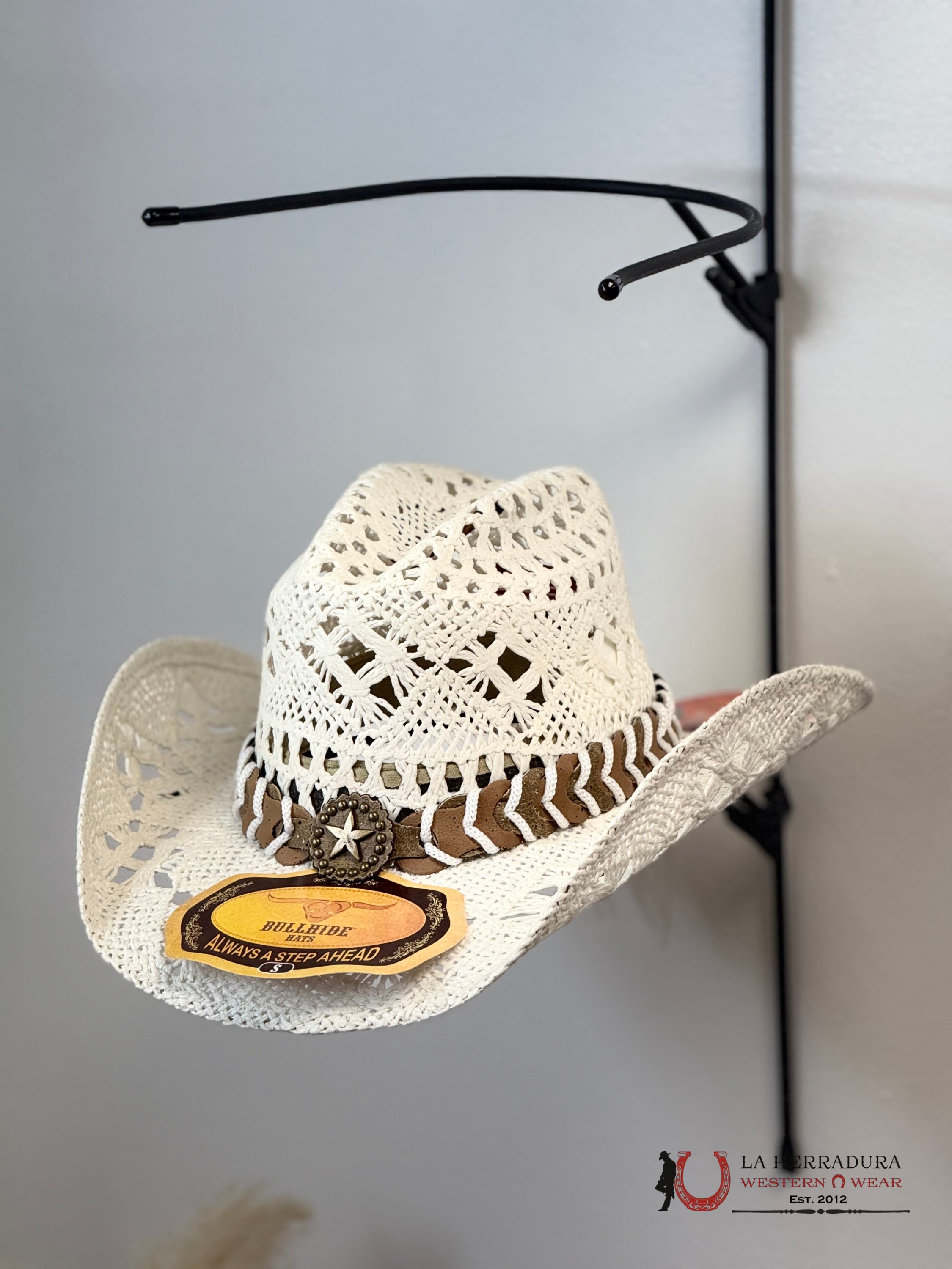 BULLHIDE NAUGHTY GIRL (WHITE) TEJANA