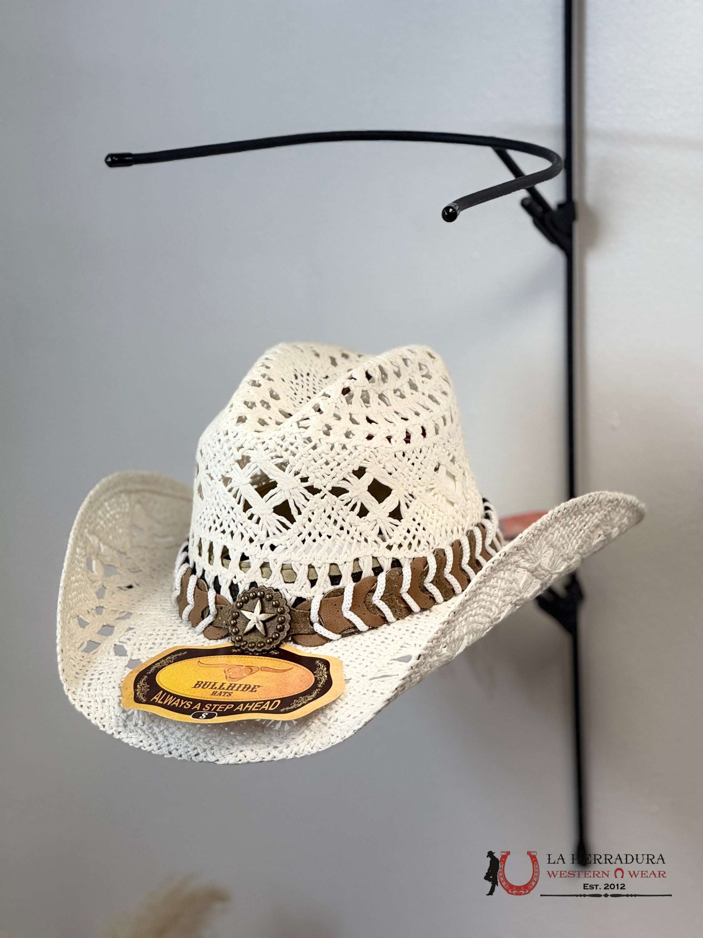 BULLHIDE NAUGHTY GIRL (WHITE) TEJANA