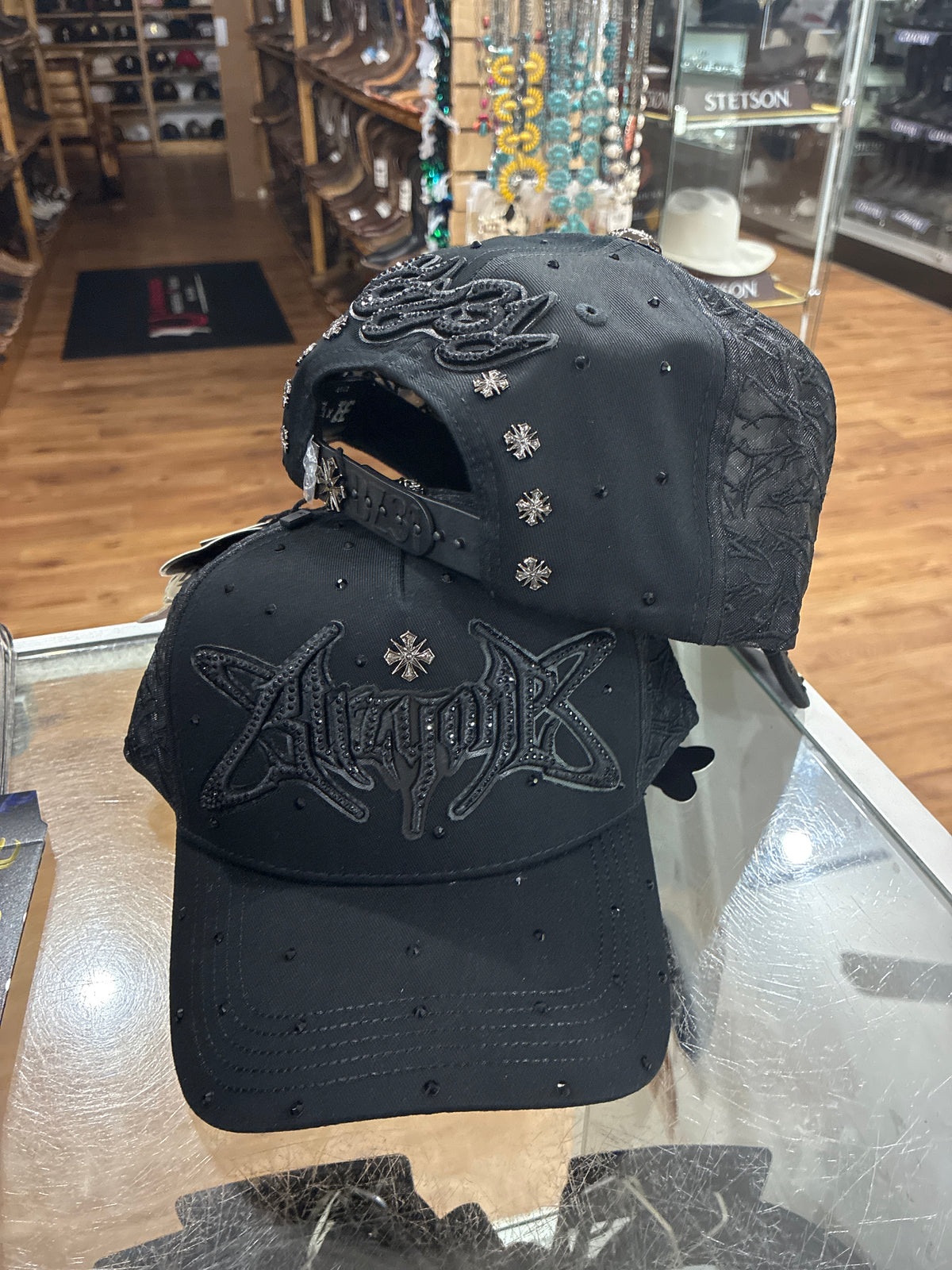 BZ X 31 HAT TOTAL BLACK BUZY ONE