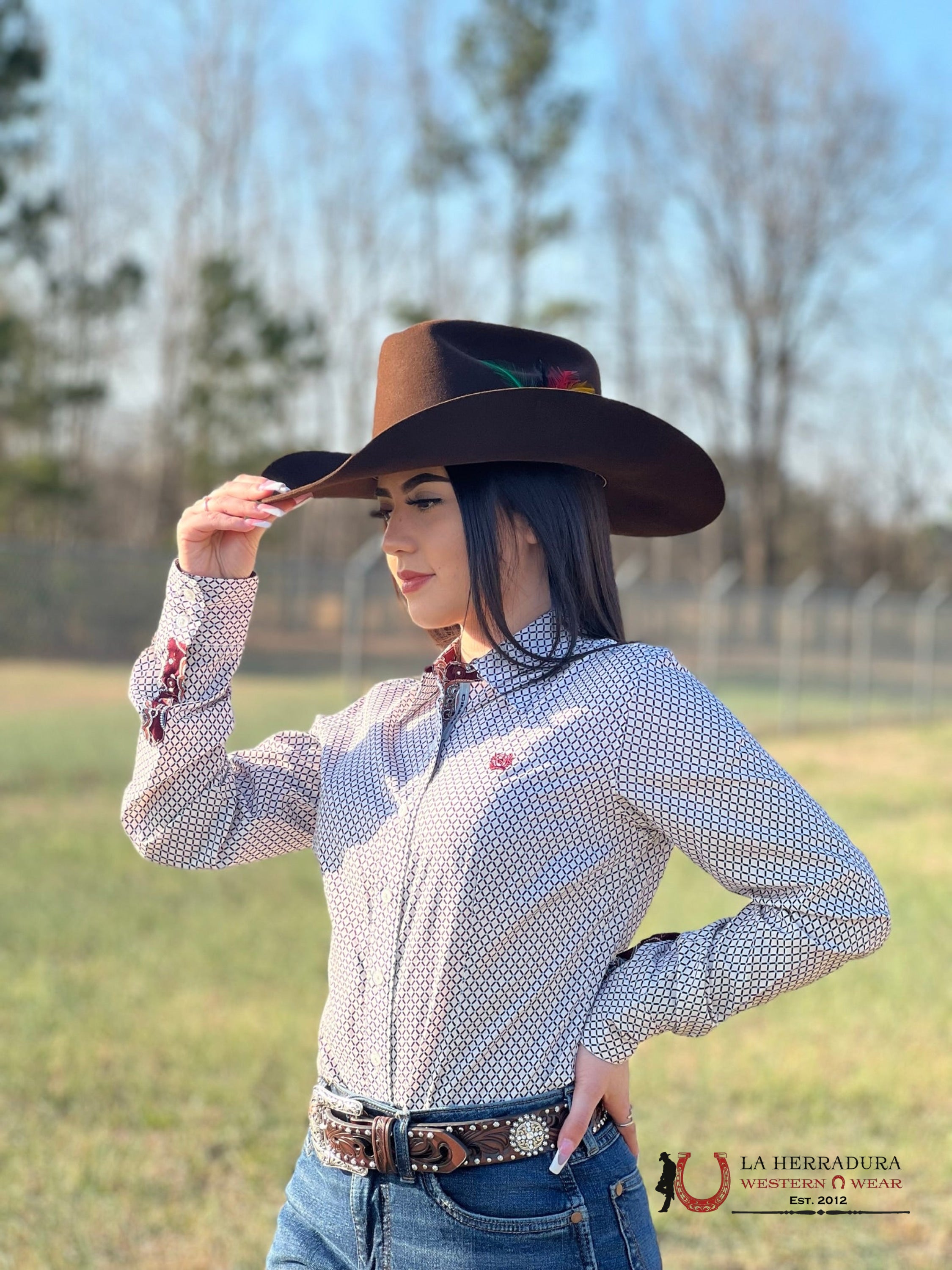 Camisa Para Mujeres Cinch Blanco Rombos Vino Ropa