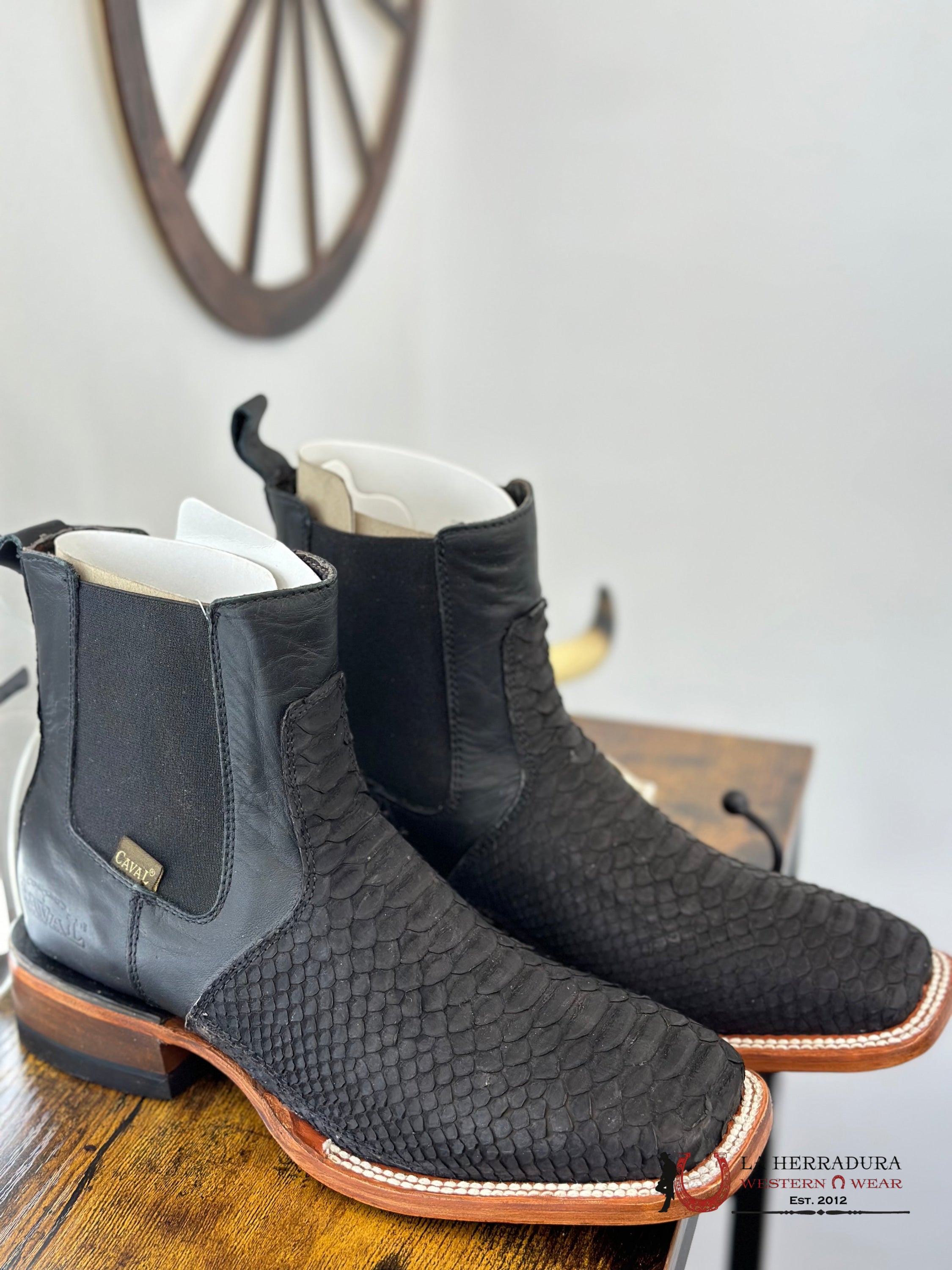 Caval Short Boot Exotic Python Black Botas Hombres