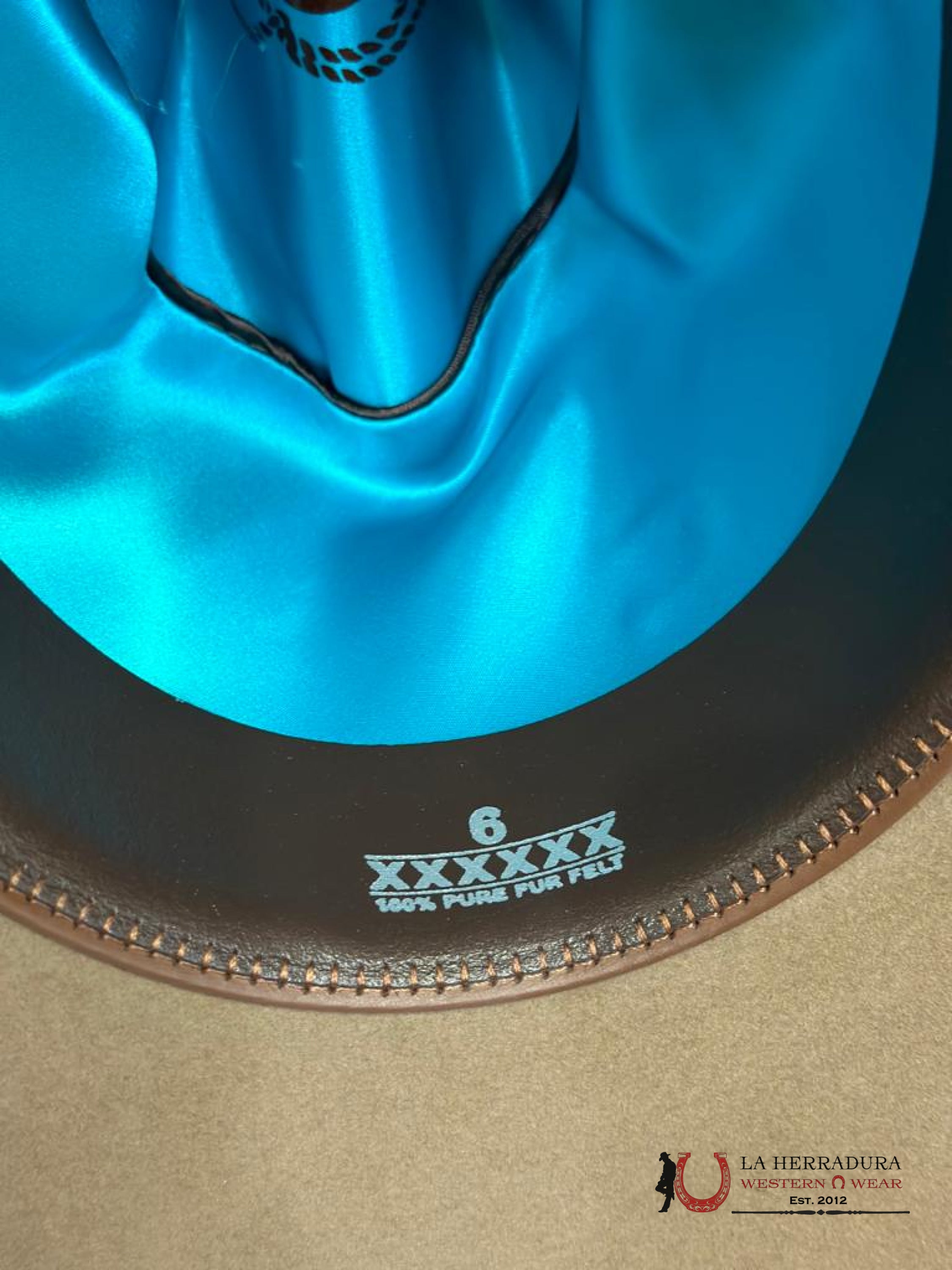 Charlie 1 Horse Cash 6X Sahara Texanas Mujeres