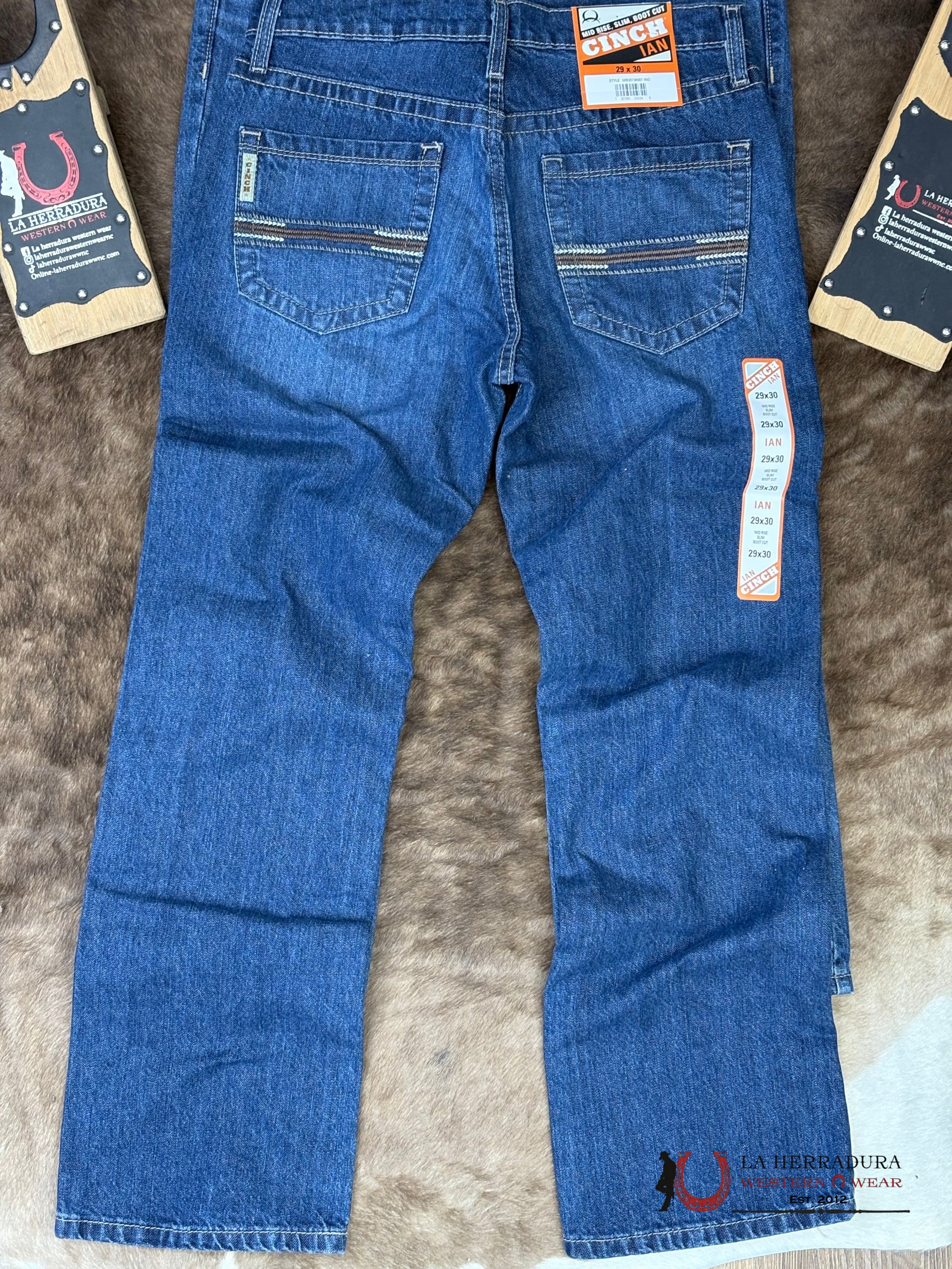 CINCH JEAN IAN MEDIUM WASHED MID RISE SLIM BOOTCUT - 6001 ROPA HOMBRES