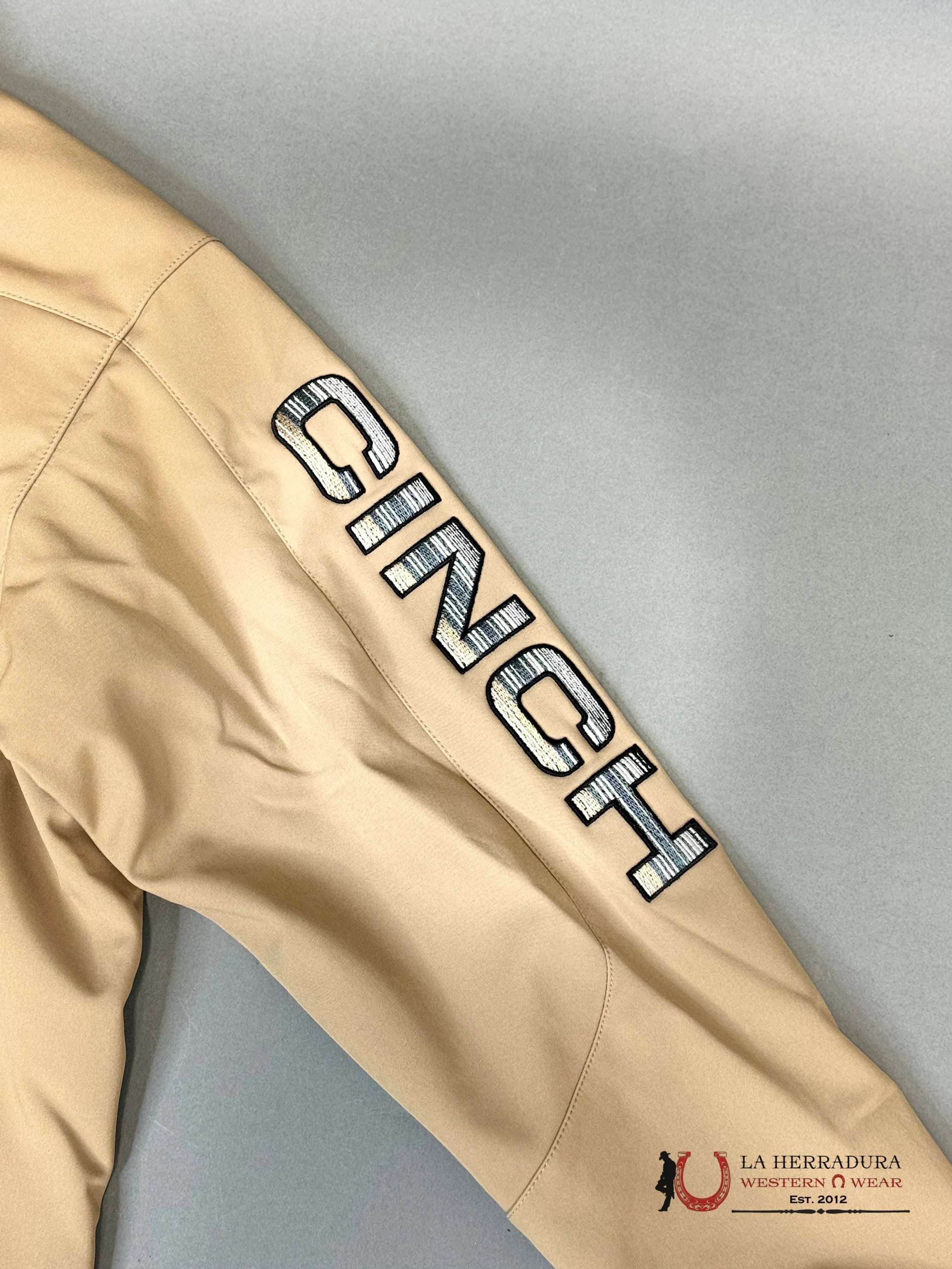 Cinch Mens Beige Classic Team Logo Ropa Hombres