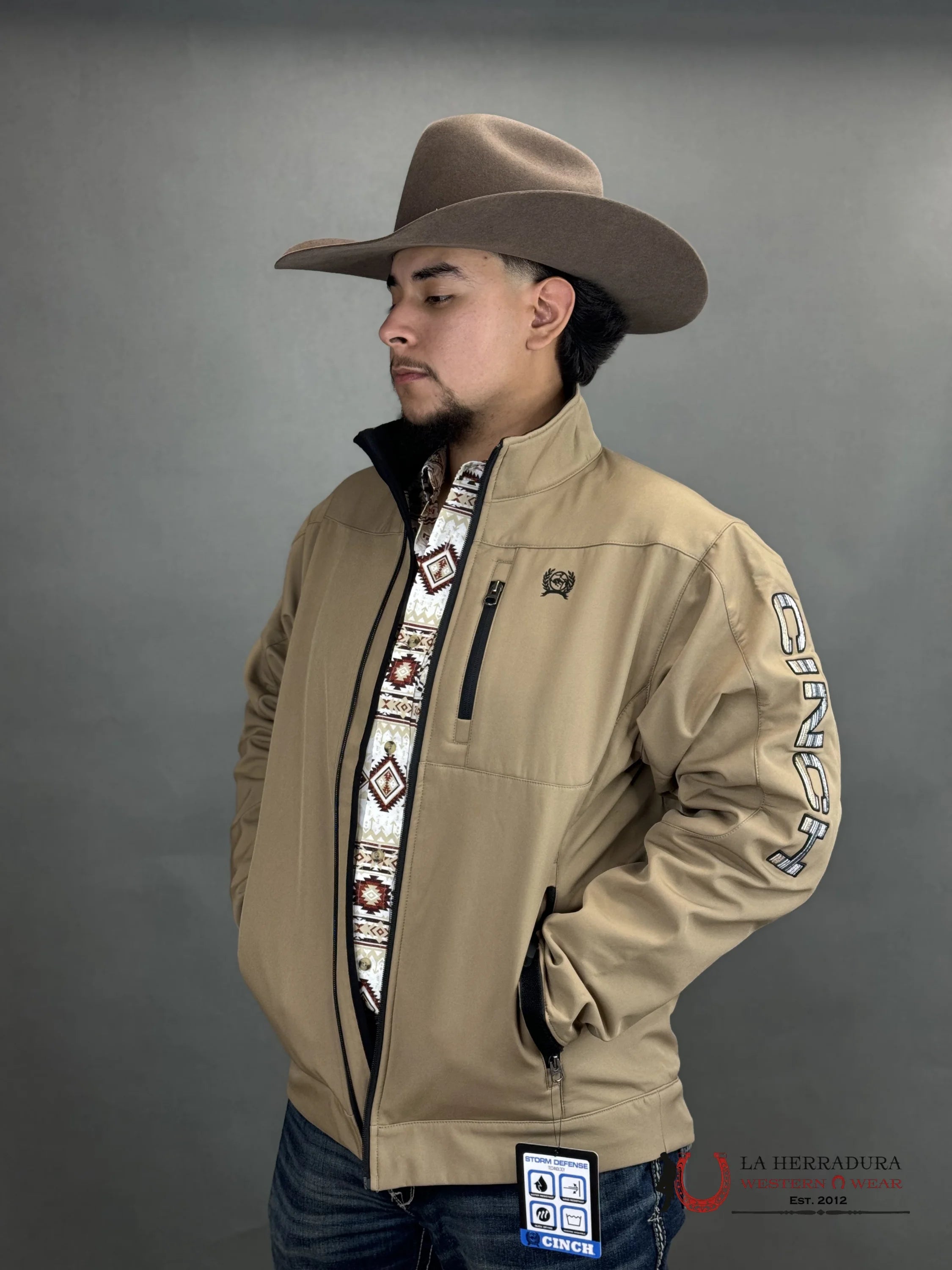 Cinch Mens Beige Classic Team Logo Ropa Hombres
