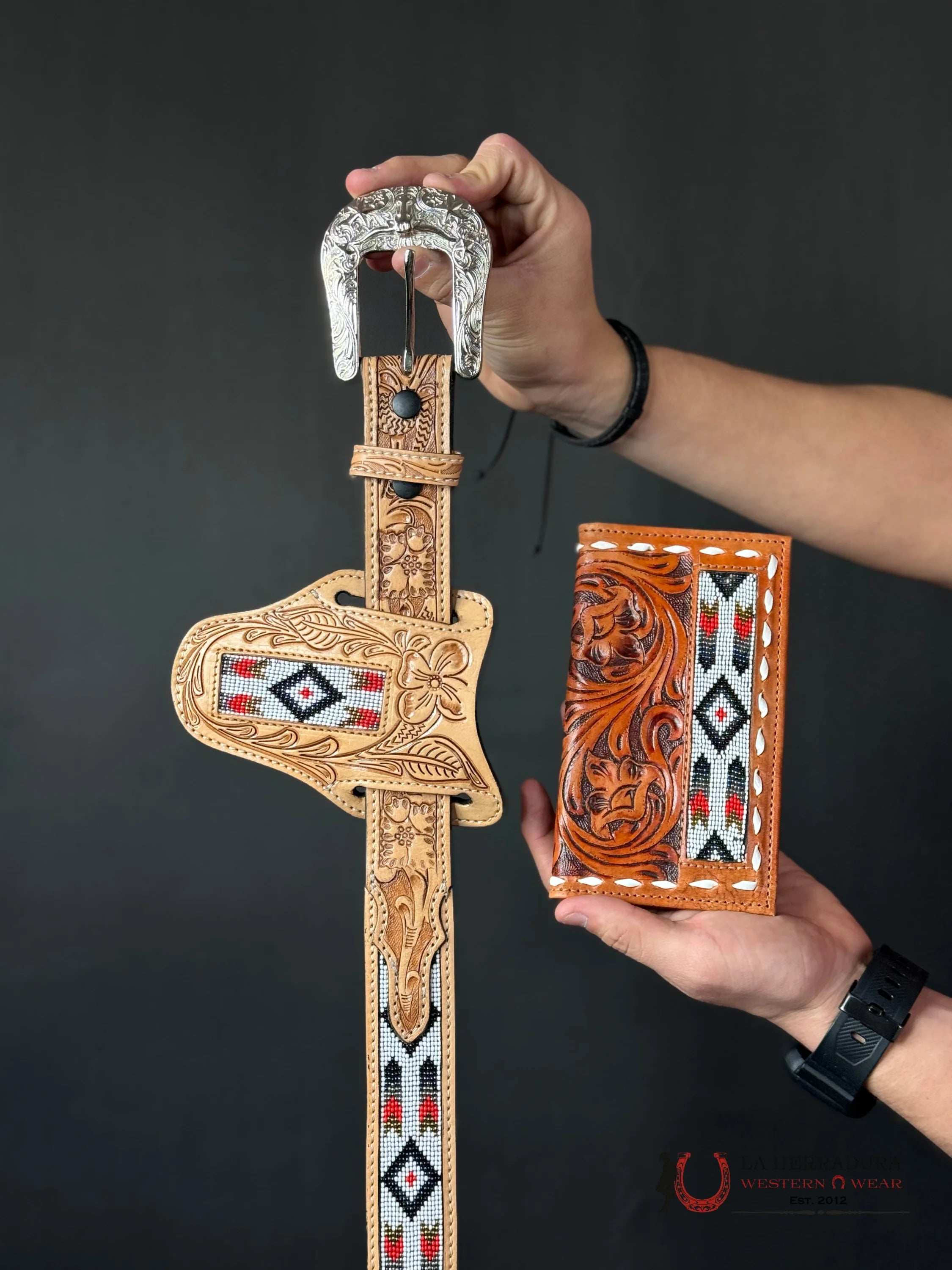 Cinto Azteca Cuero Cincelado Blanco / Negro Only Belt! Cinturones Hombres