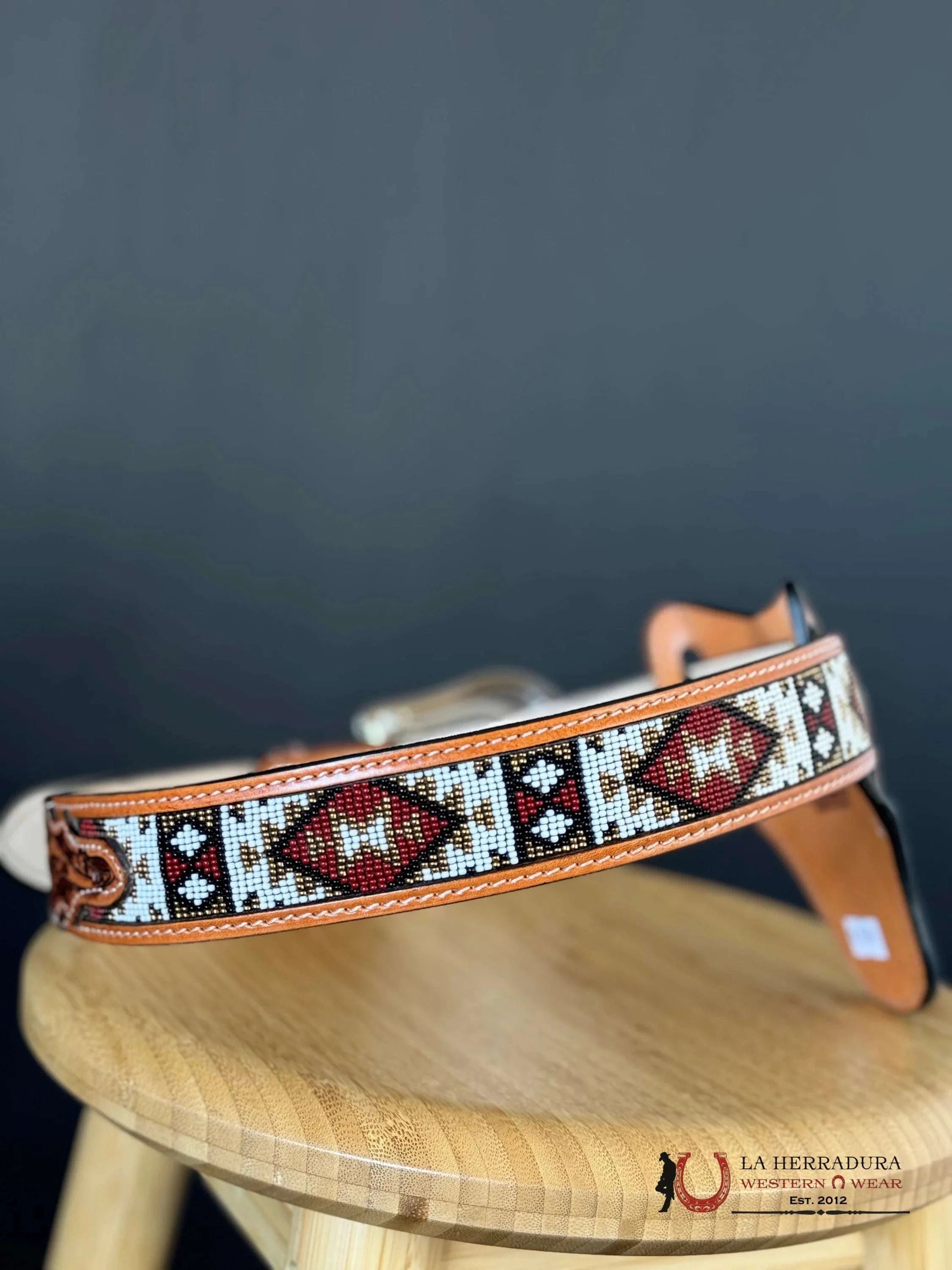 Cinto Azteca Cuero Cincelado White/Red Gold Only Belt! Cinturones Hombres