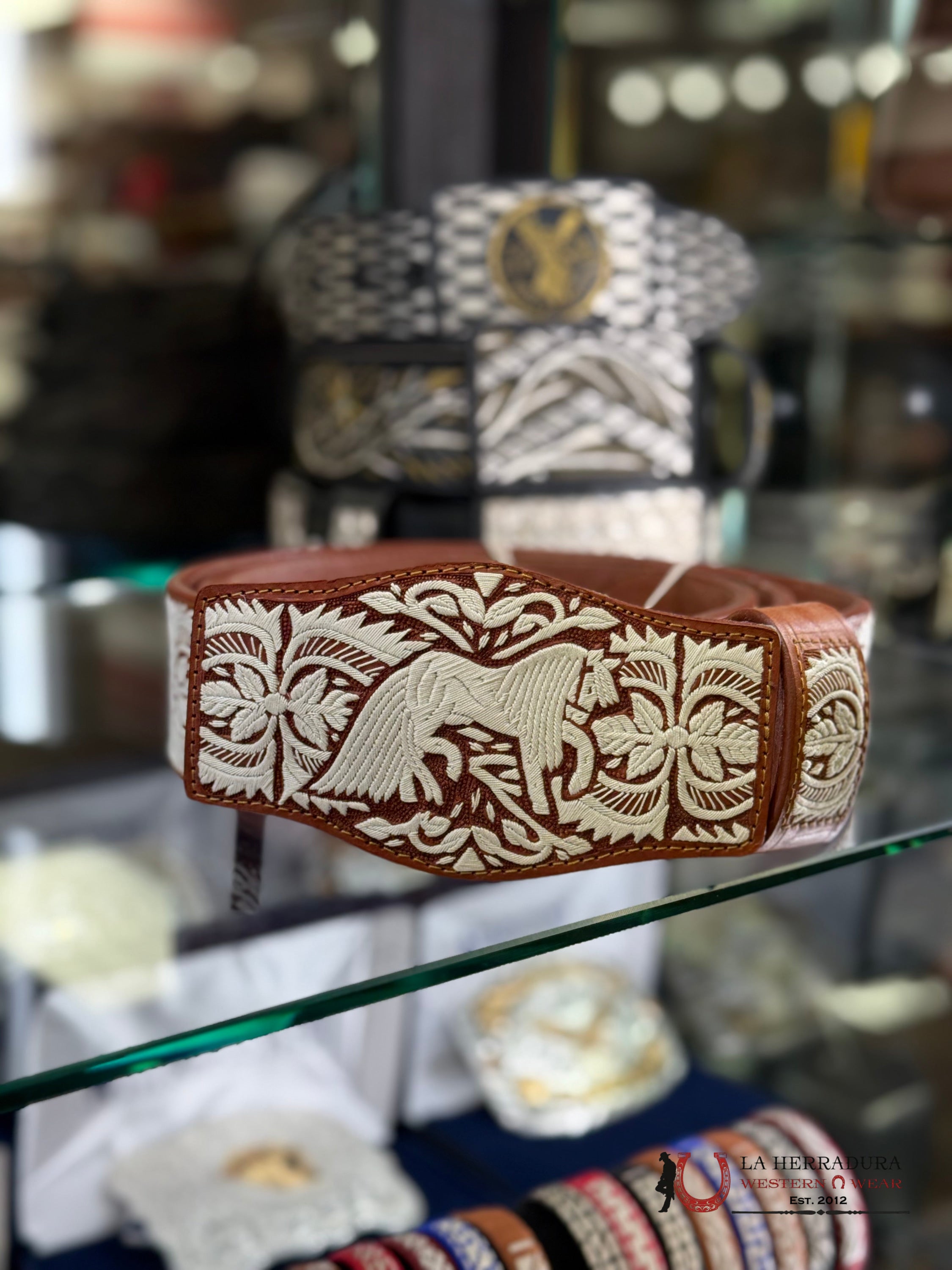 CINTO TEJIDO CABALLO MARRÓN Y BLANCO CINTURONES HOMBRES