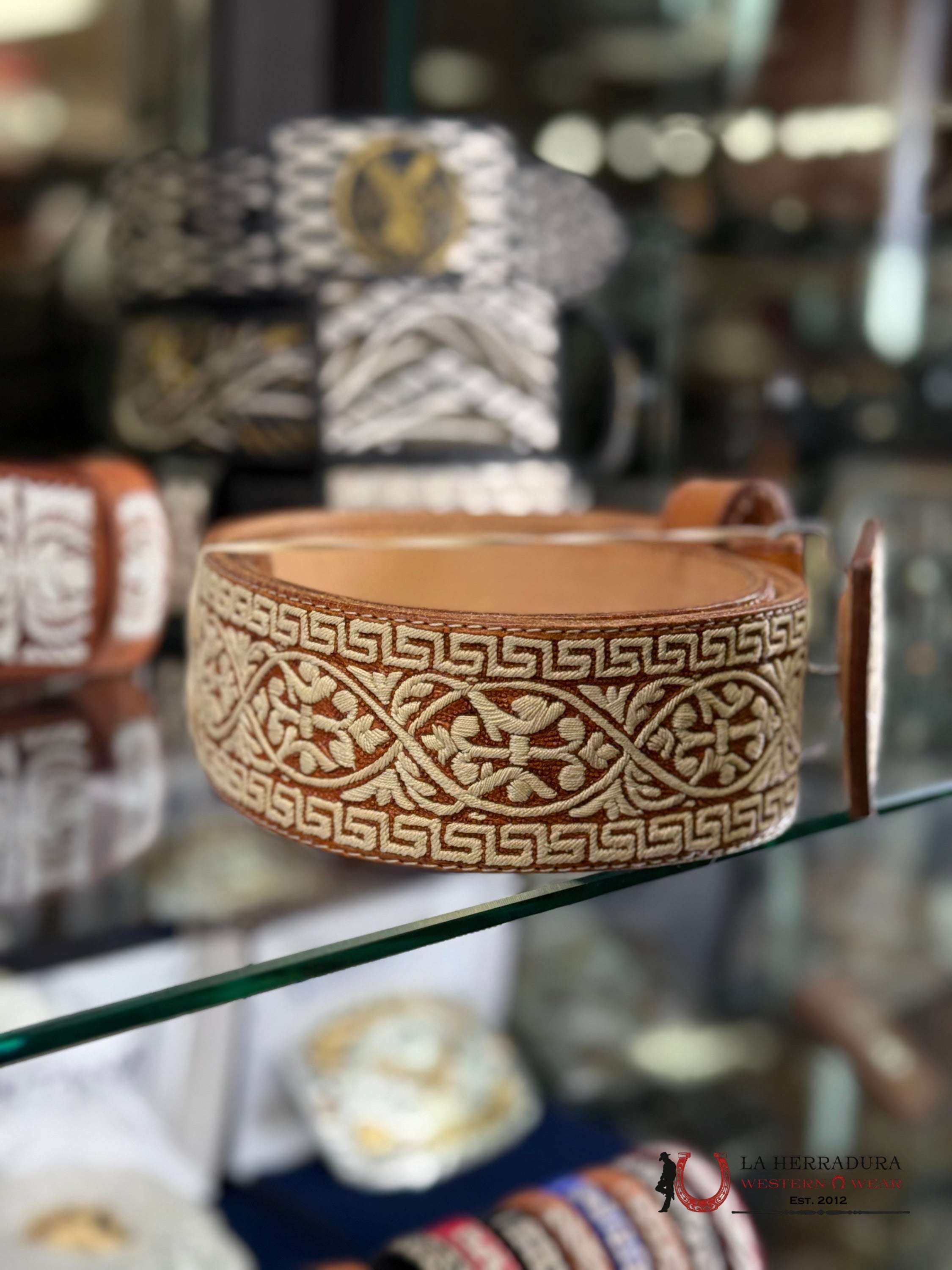 CINTO TEJIDO MARRÓN Y BLANGO CON DISEÑO CINTURONES HOMBRES
