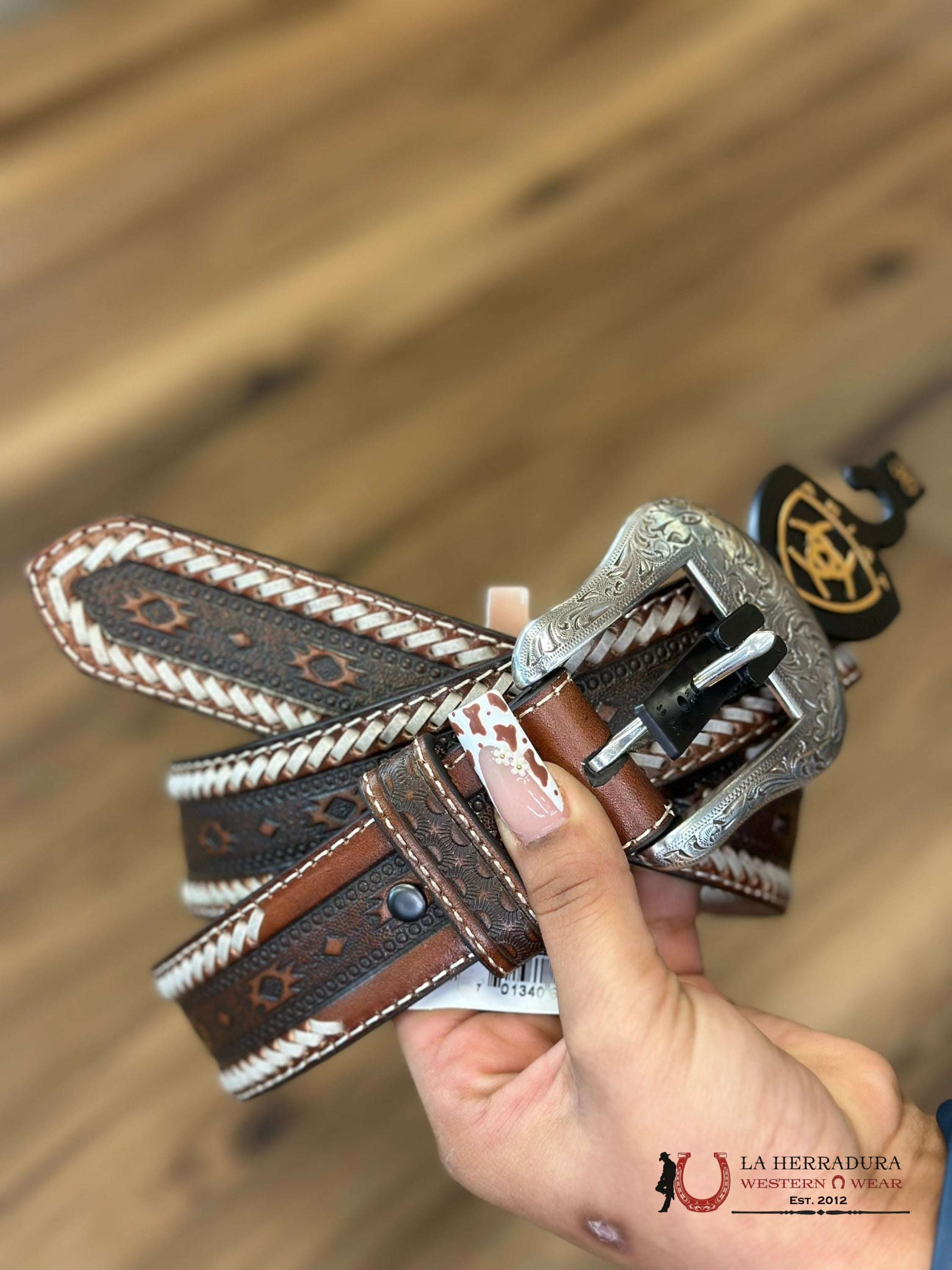 Cinturon Ariat Para Hombre Cafe Aztec Con Detalle Blanco Cinturones Hombres