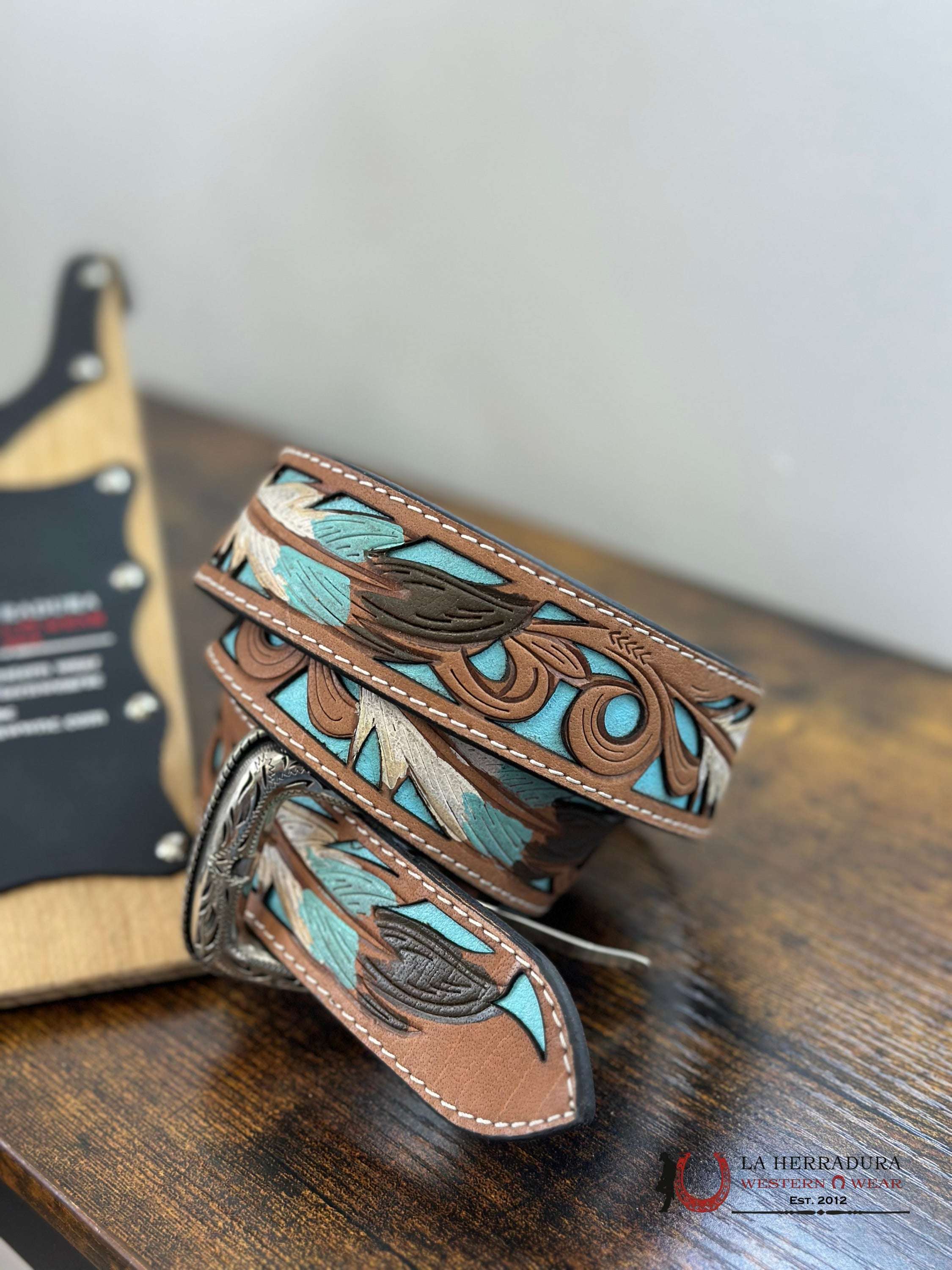 Cinturon Nocona Belt Co. Para Hombre Pluma Cincelada Café Claro/Azul Cinturones Hombres