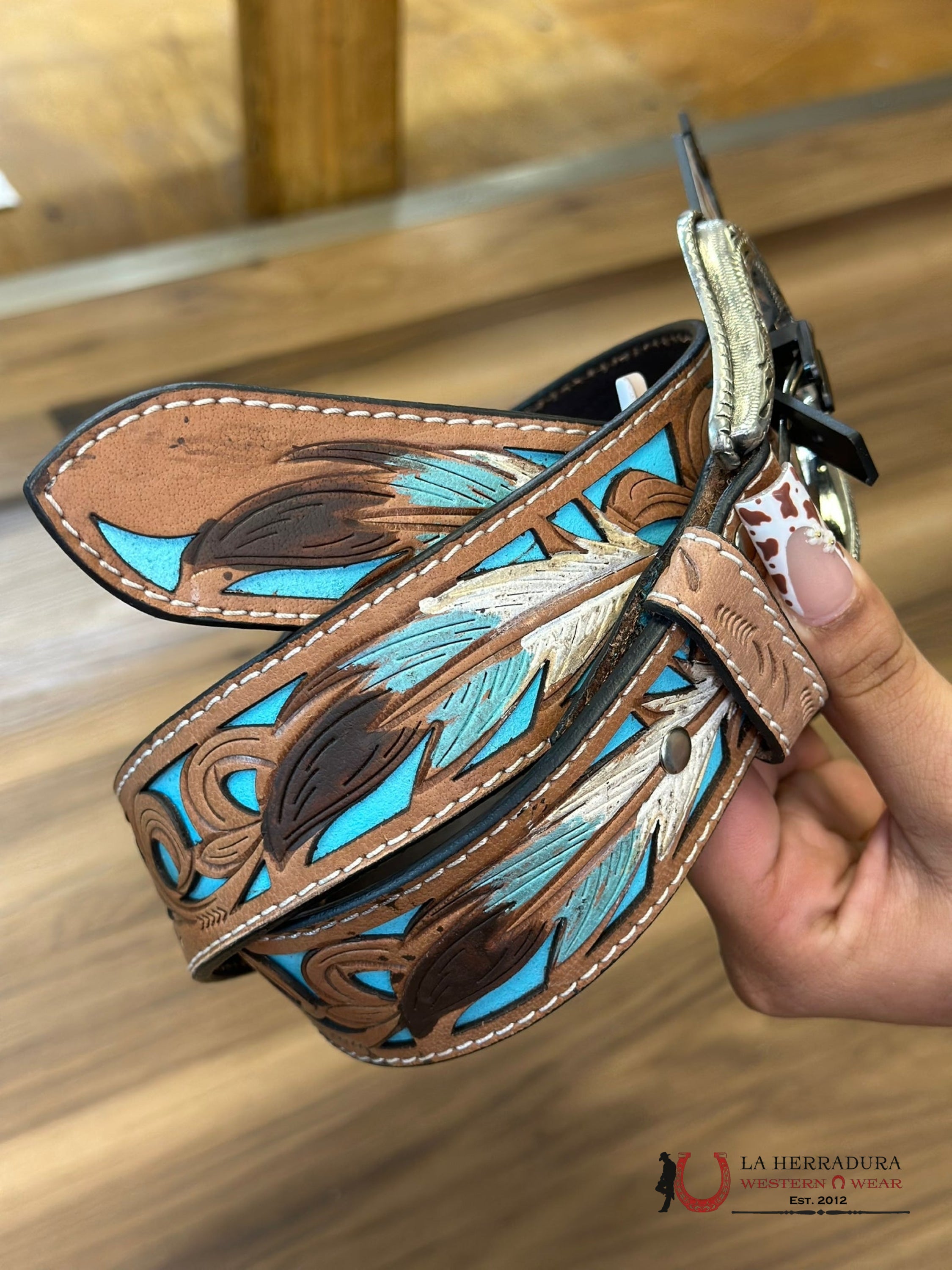 Cinturon Nocona Belt Co. Para Hombre Pluma Cincelada Café Claro/Azul Cinturones Hombres